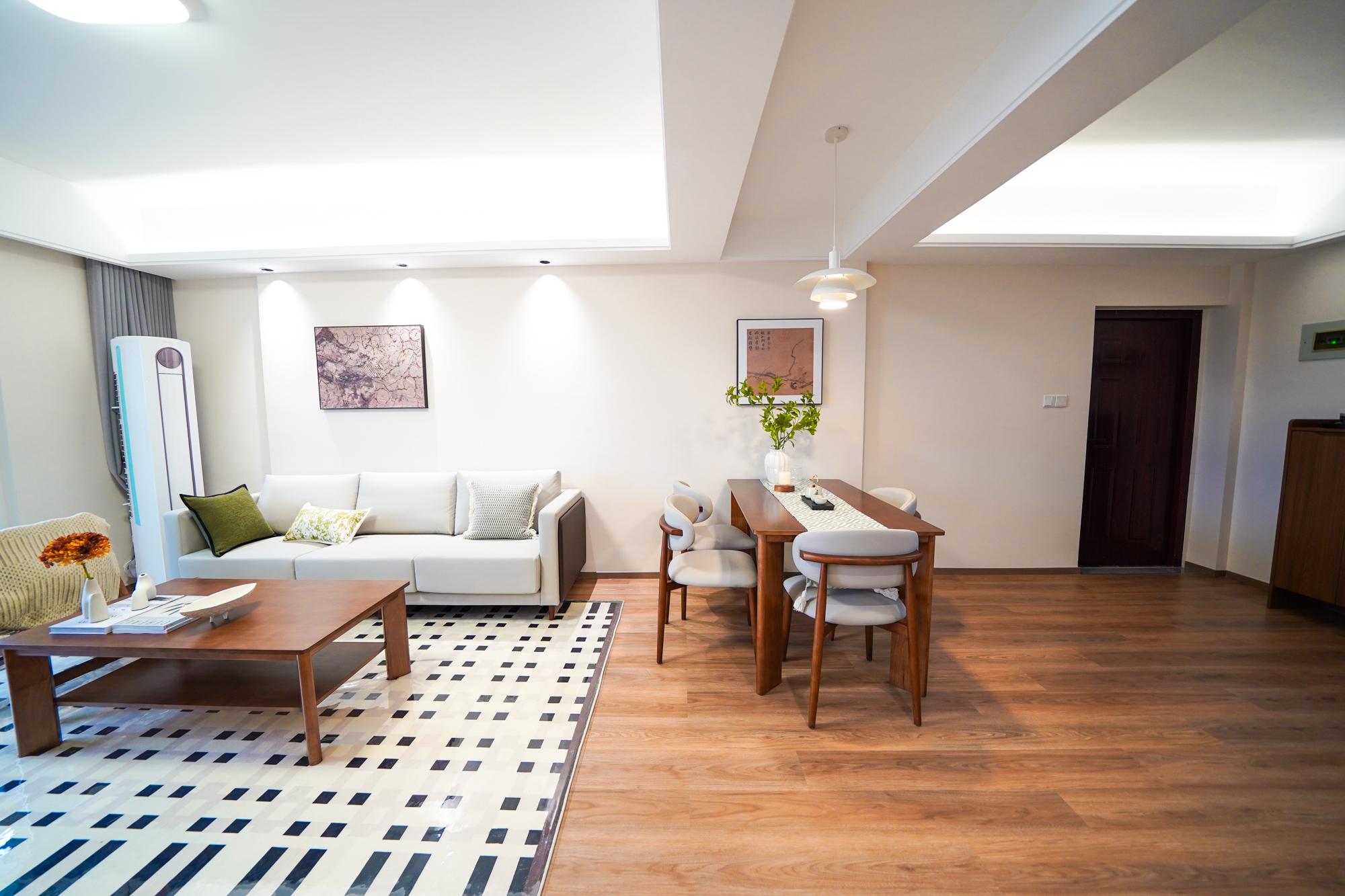 3室2厅1厨2卫3阳