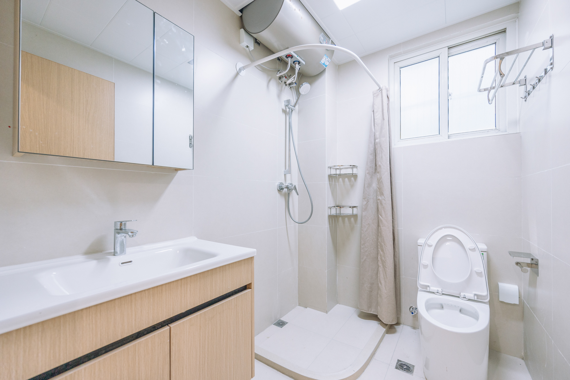 3室2厅2阳1厨1卫 · 浦新小区