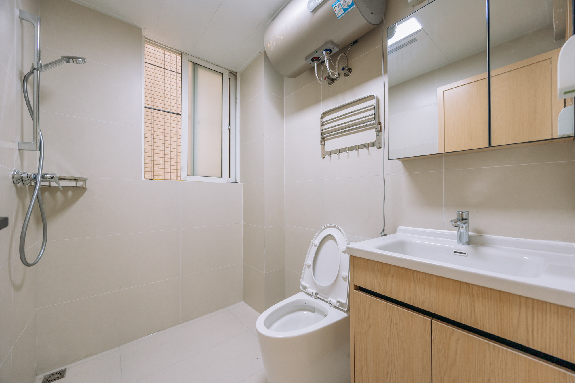 3室2厅1厨2卫1阳 · 盛世星城