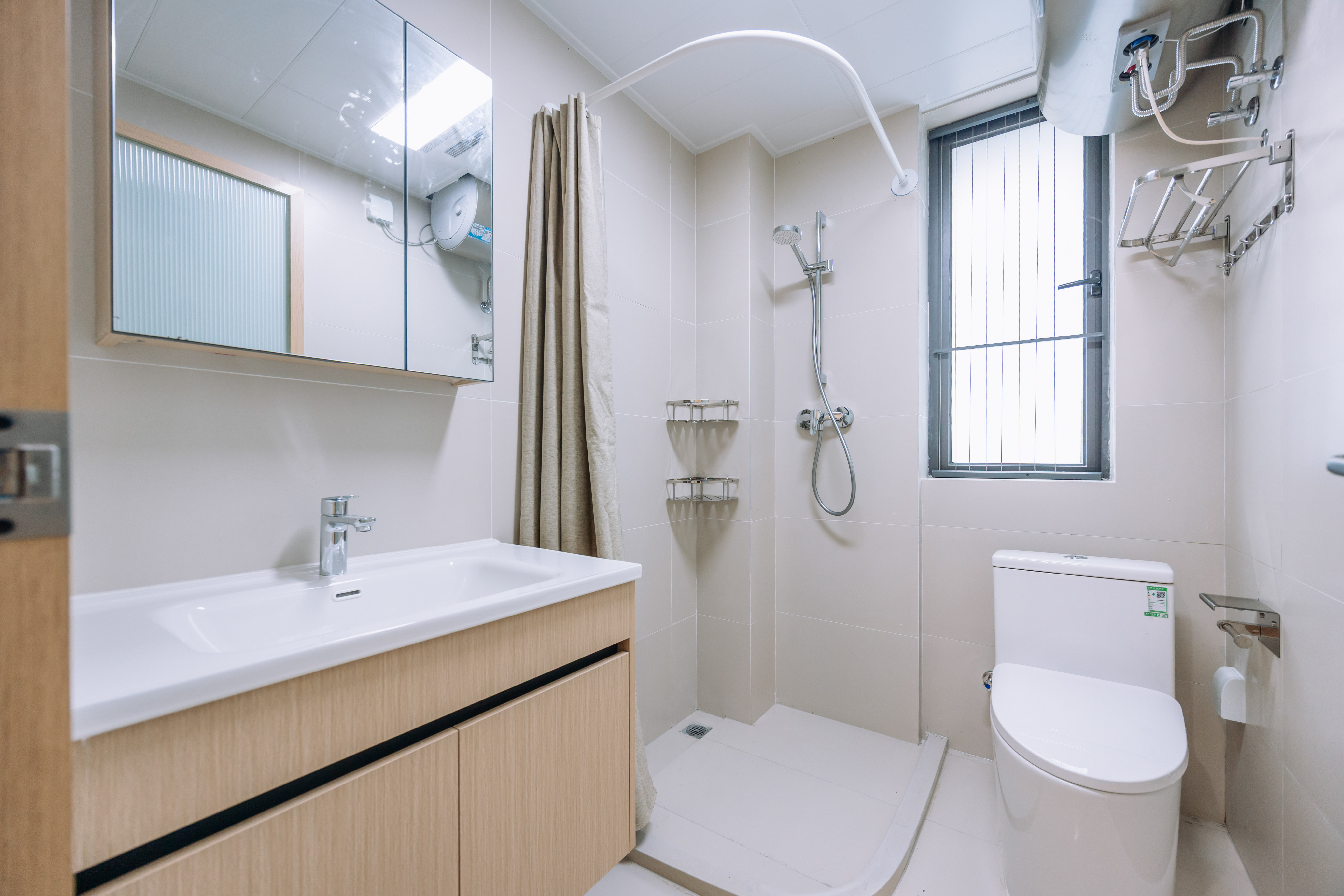 4室2厅2阳1厨2卫 · 凤泽新苑