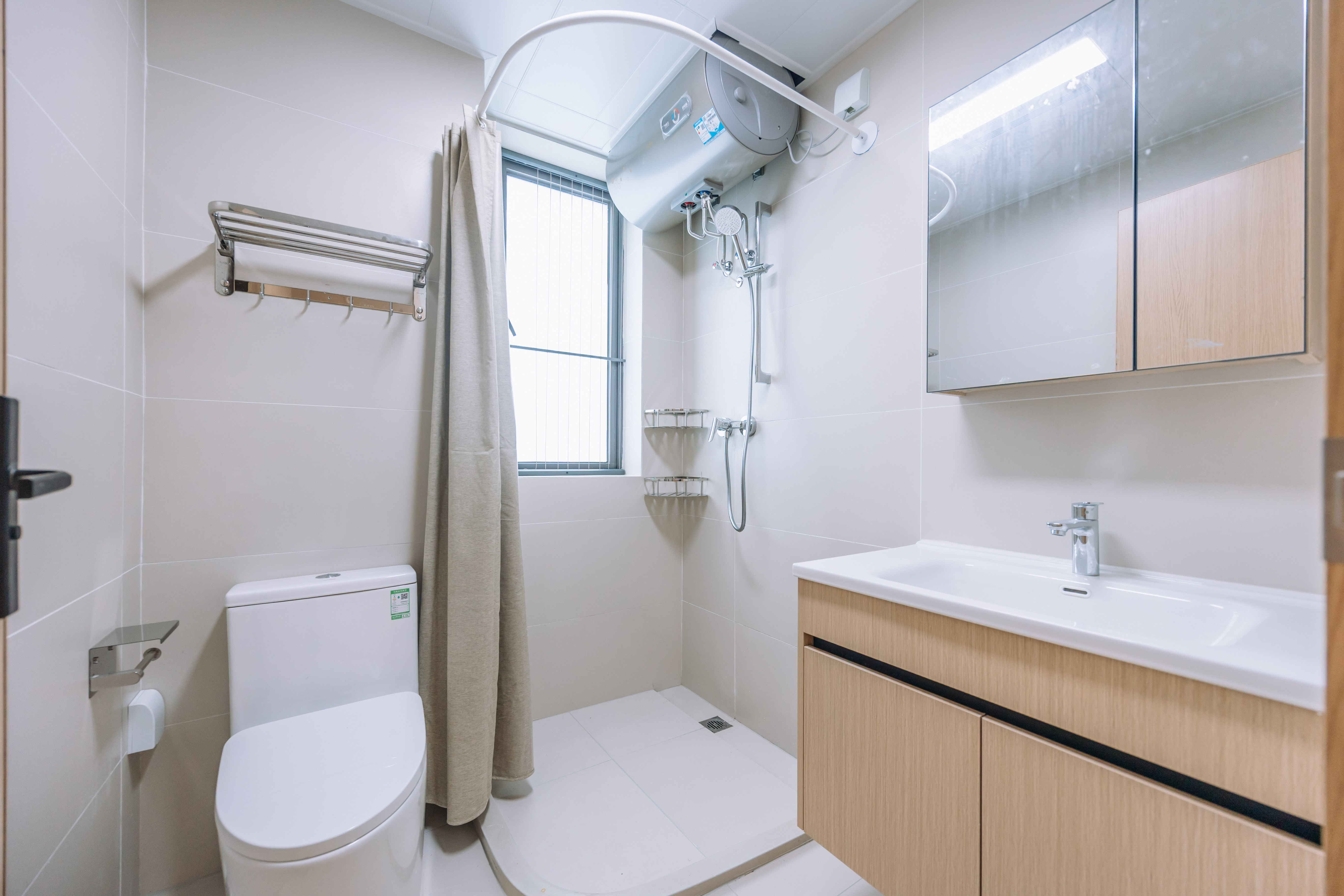 4室2厅2阳1厨2卫 · 凤泽新苑