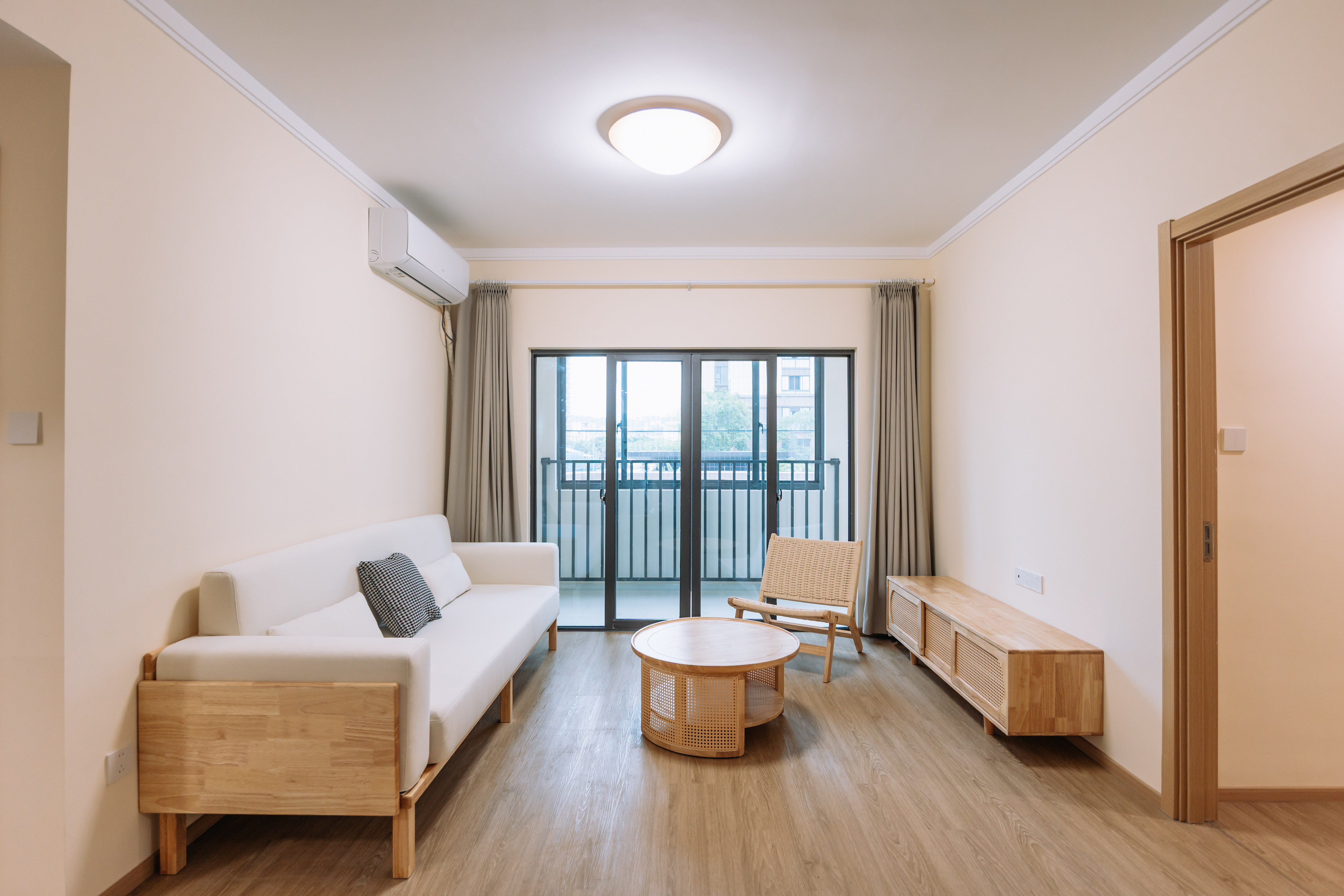 4室2厅2阳1厨2卫 · 凤泽新苑