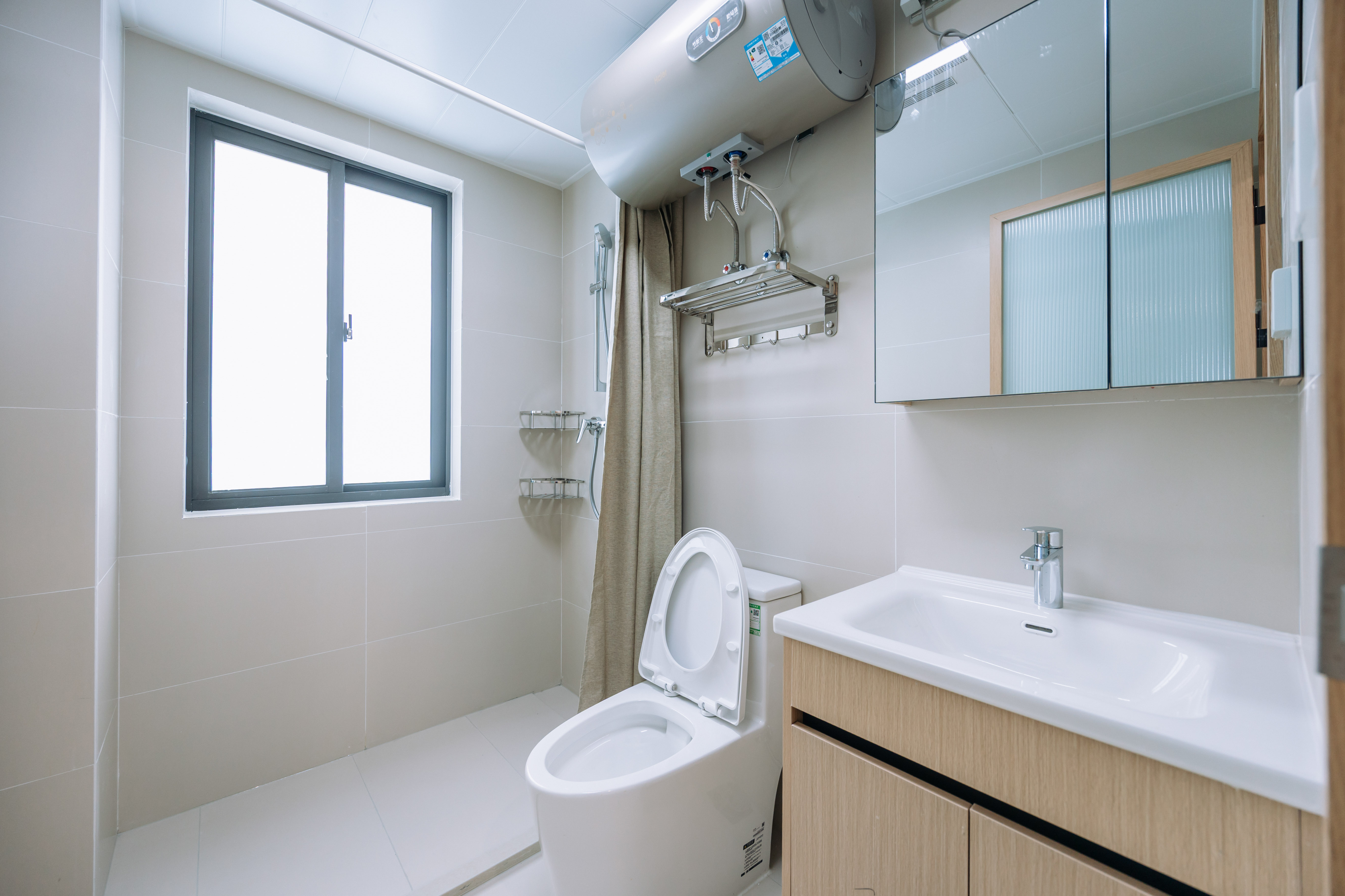 3室2厅2阳1厨2卫 · 金凤新苑