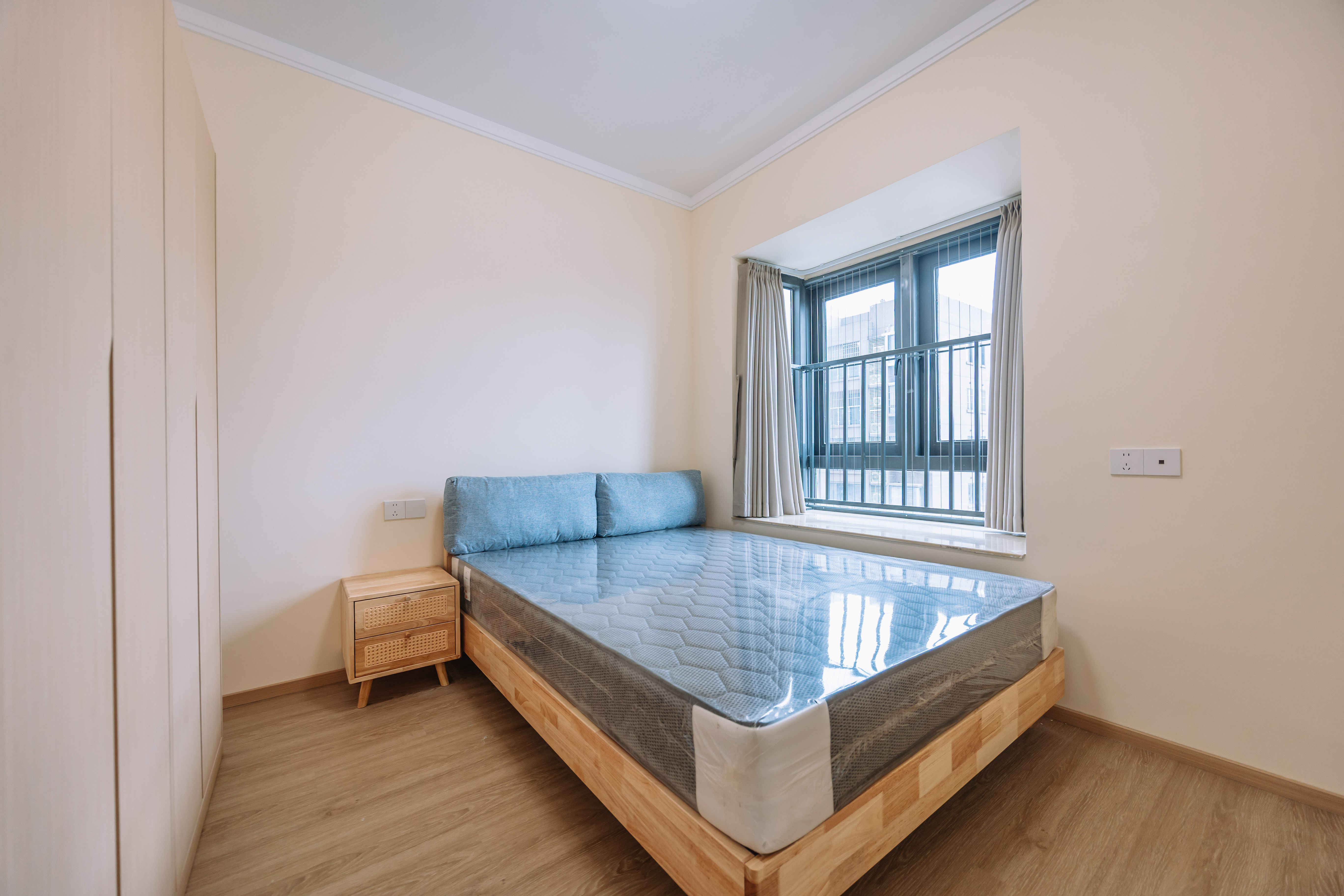 3室2厅2阳1厨2卫 · 金凤新苑