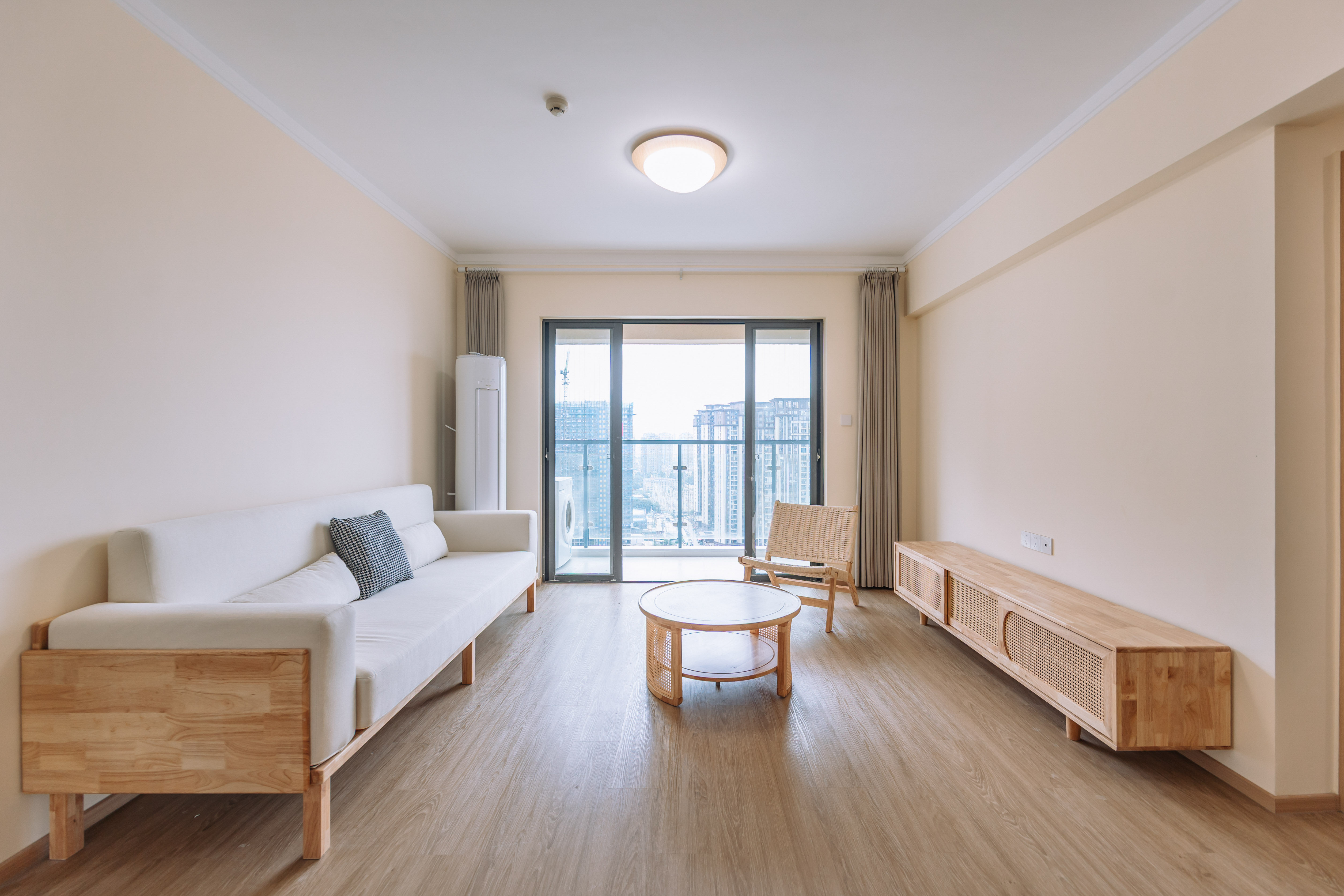 3室2厅2阳1厨2卫 · 金凤新苑