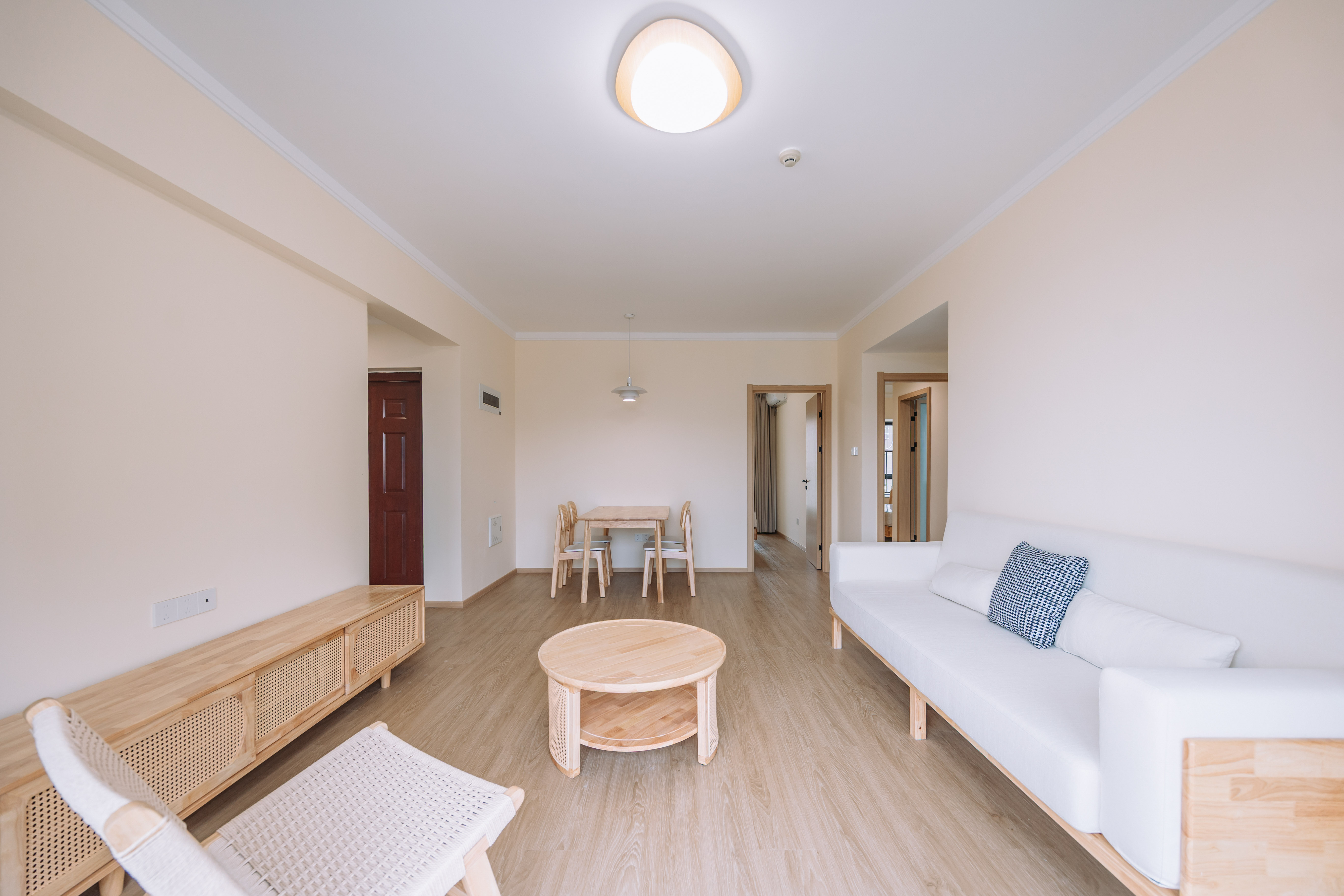 3室2厅2阳1厨2卫 · 金凤新苑