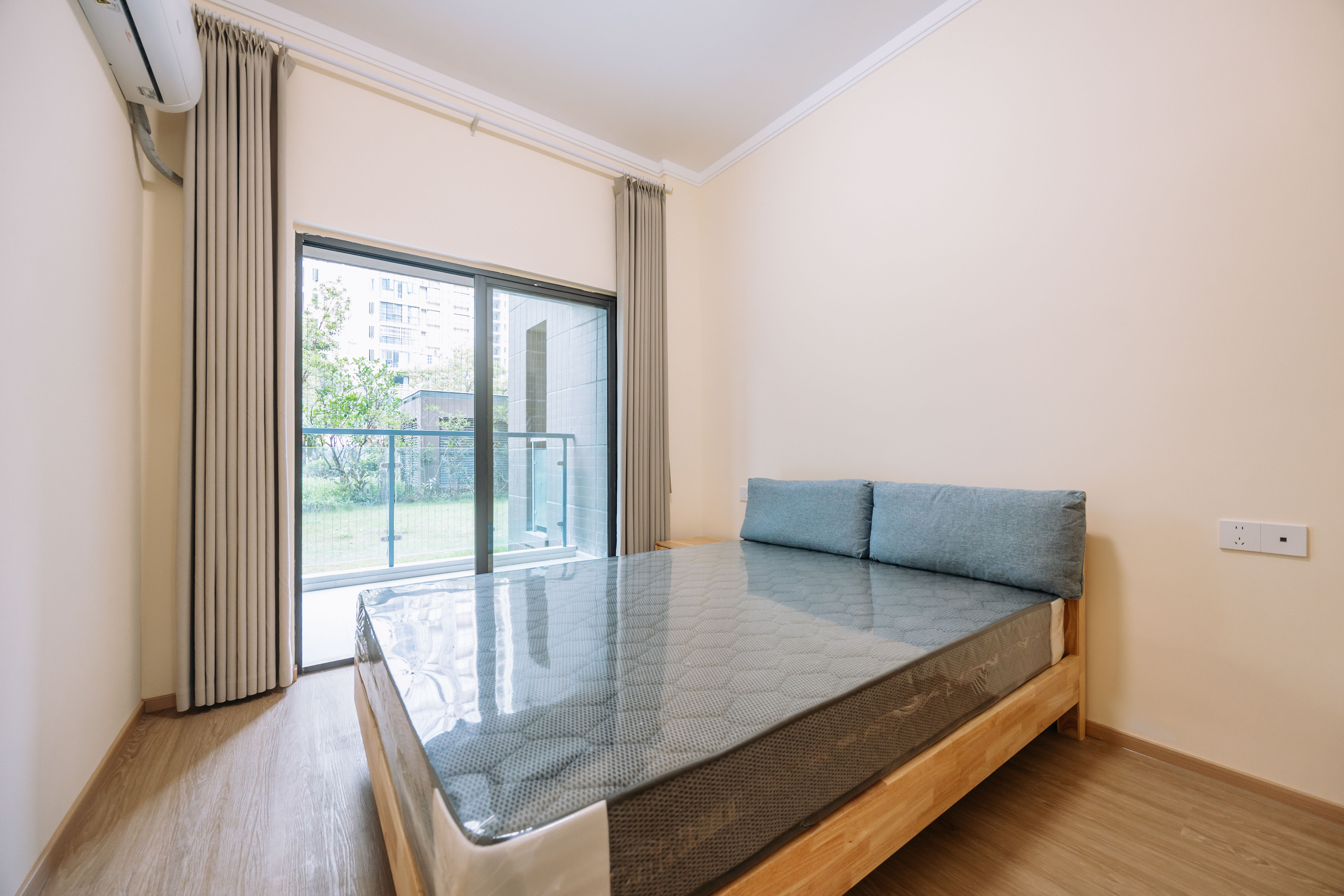 3室2厅1阳1厨1卫 · 金凤新苑