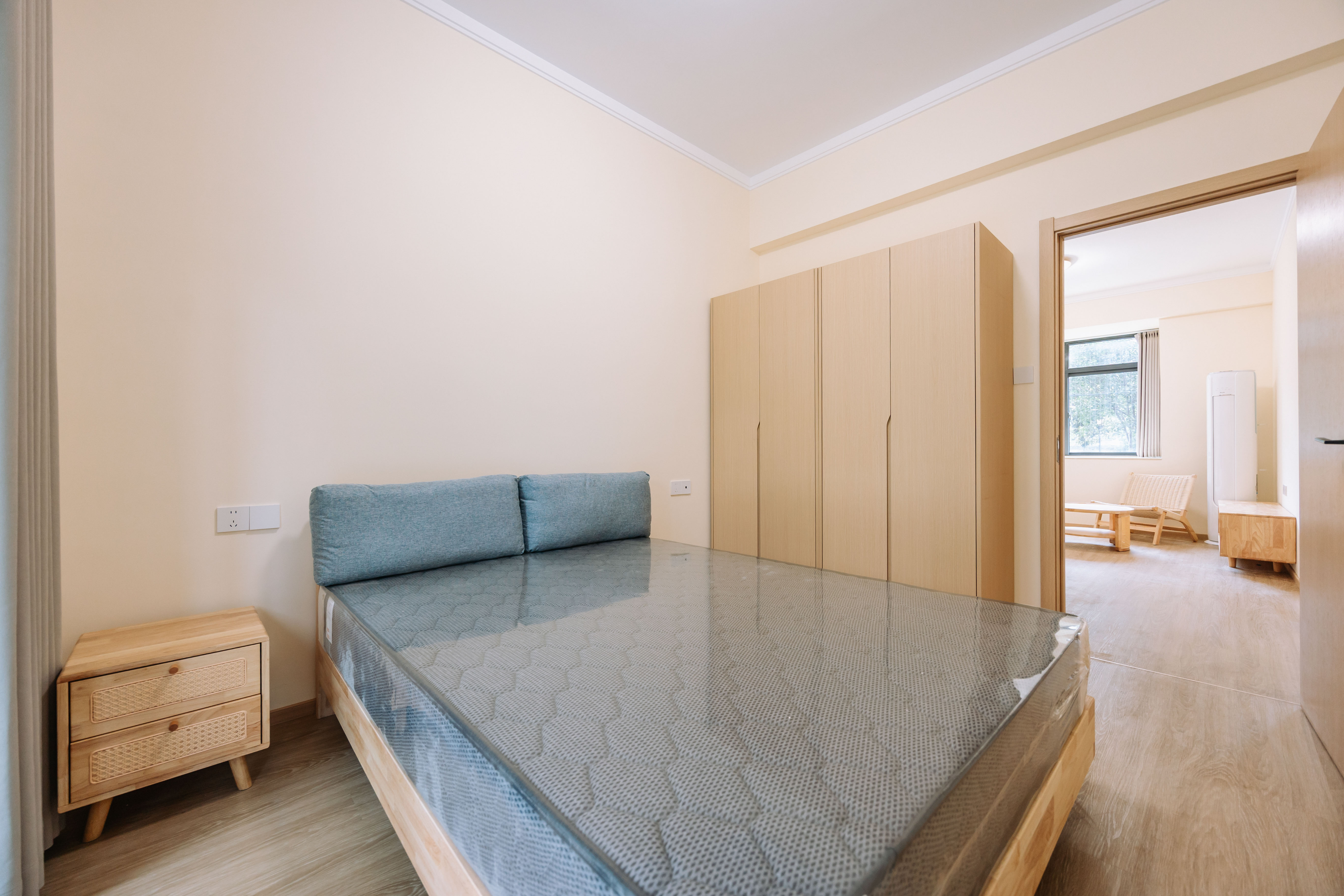 3室2厅1阳1厨1卫 · 金凤新苑