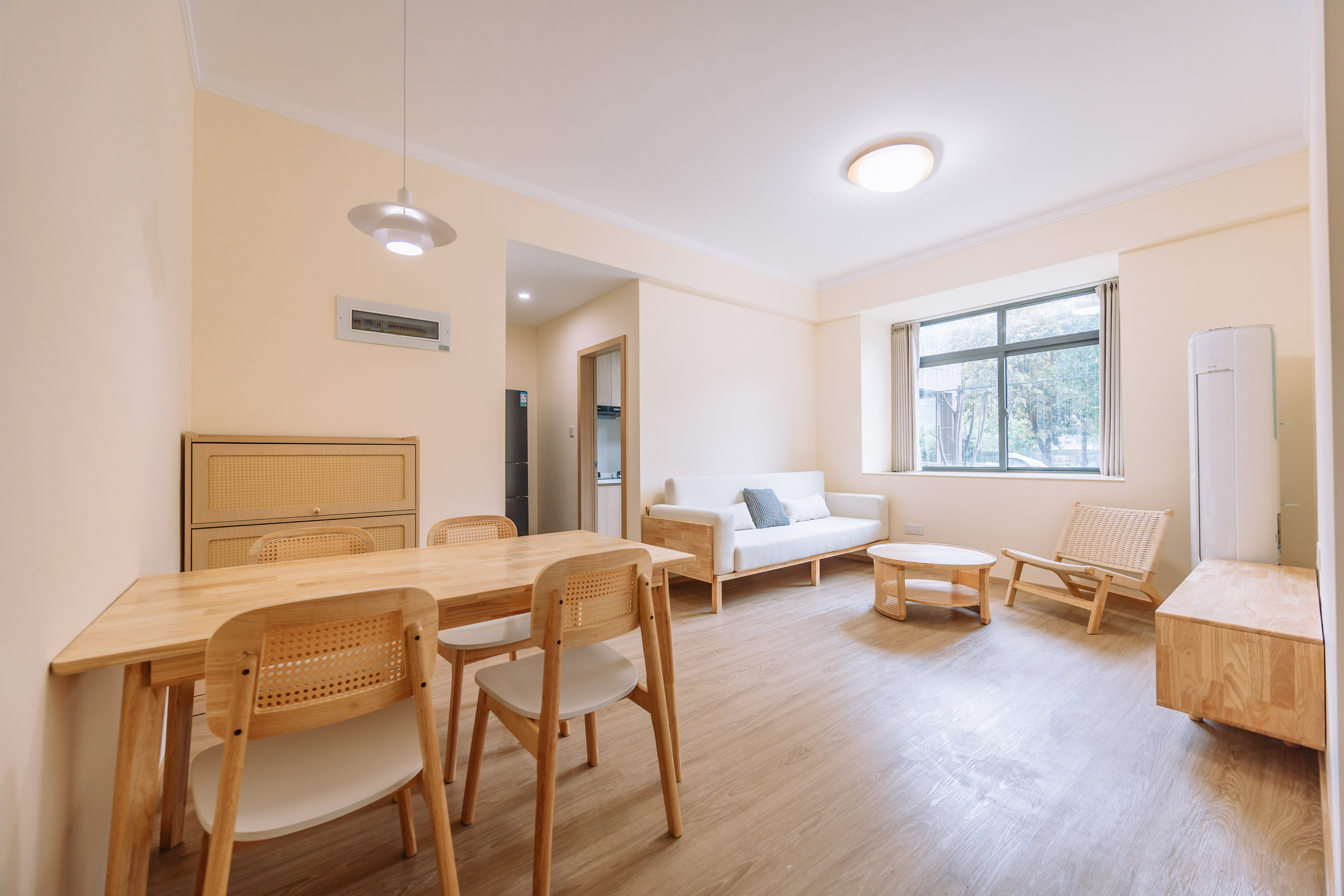 3室2厅1阳1厨1卫 · 金凤新苑