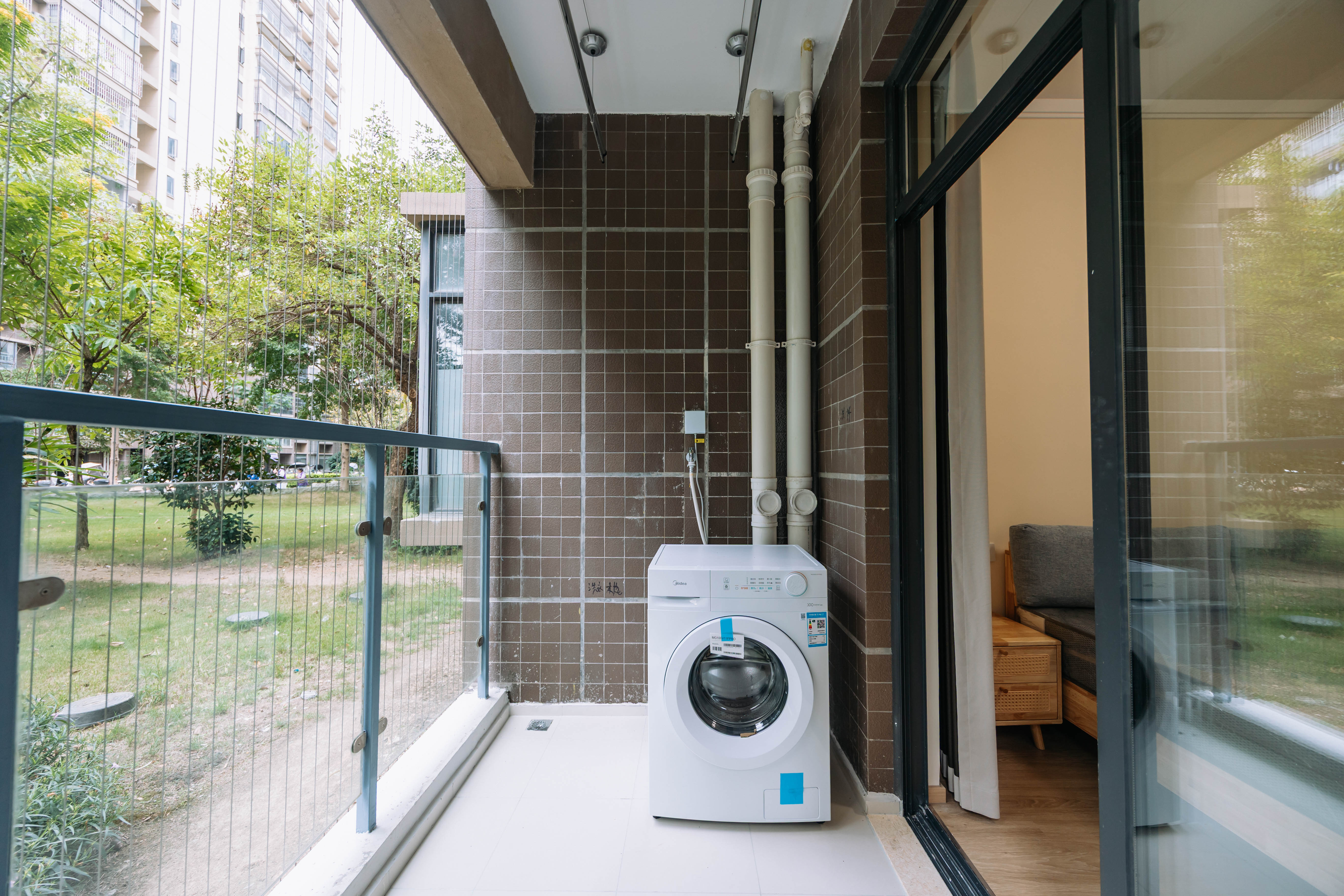 1室1厅1阳1厨1卫 · 金凤新苑