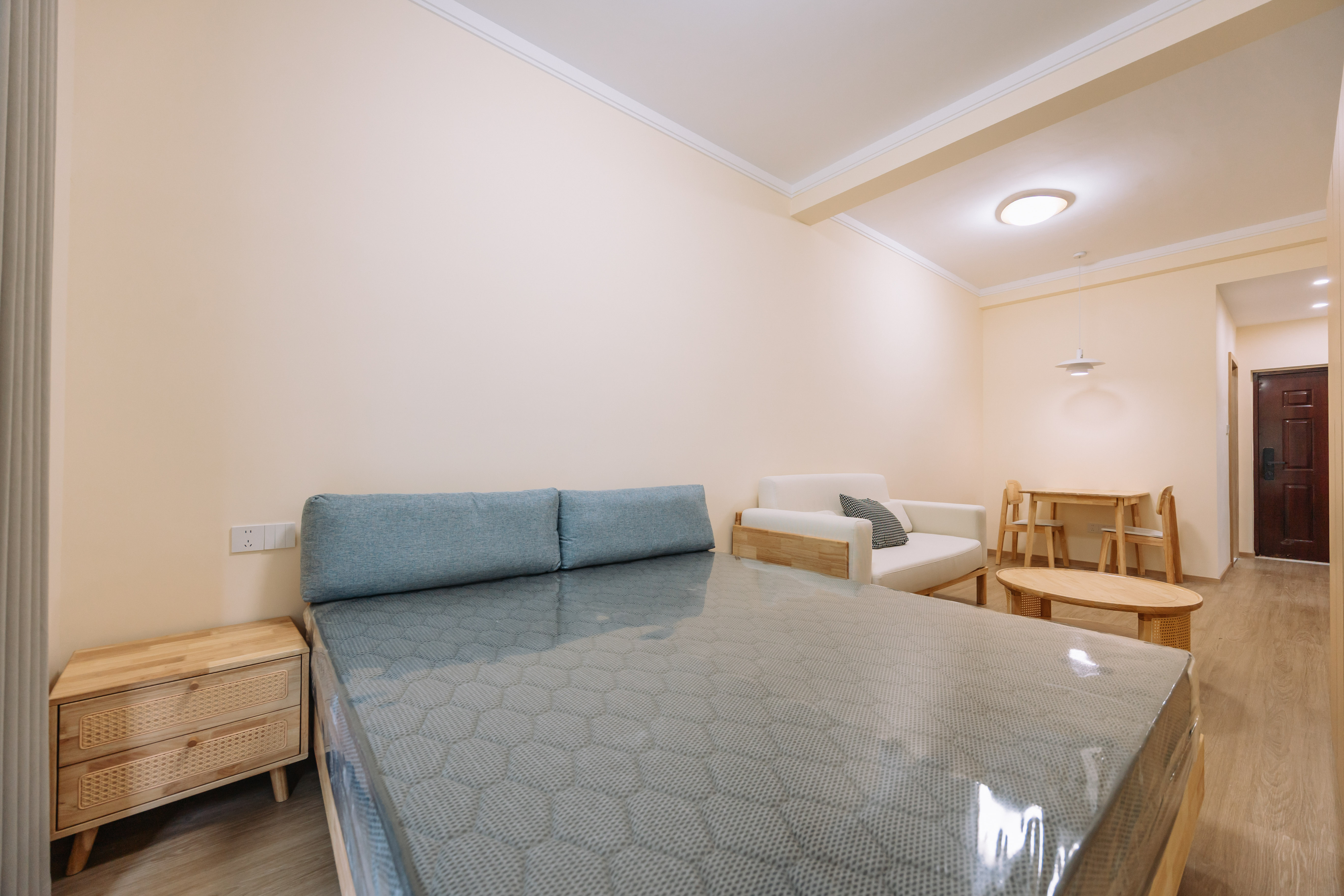 1室1厅1阳1厨1卫 · 金凤新苑