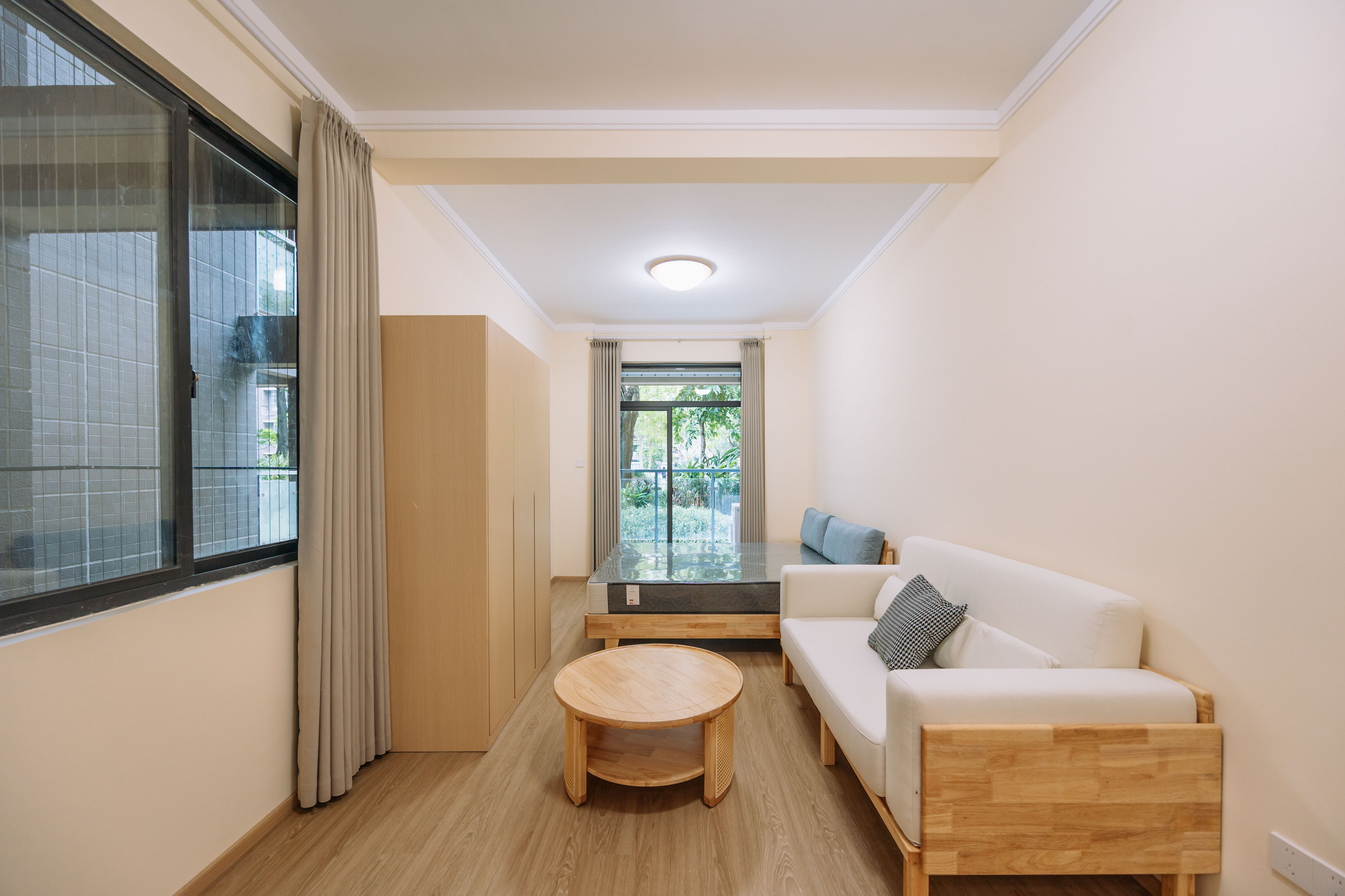 1室1厅1阳1厨1卫 · 金凤新苑