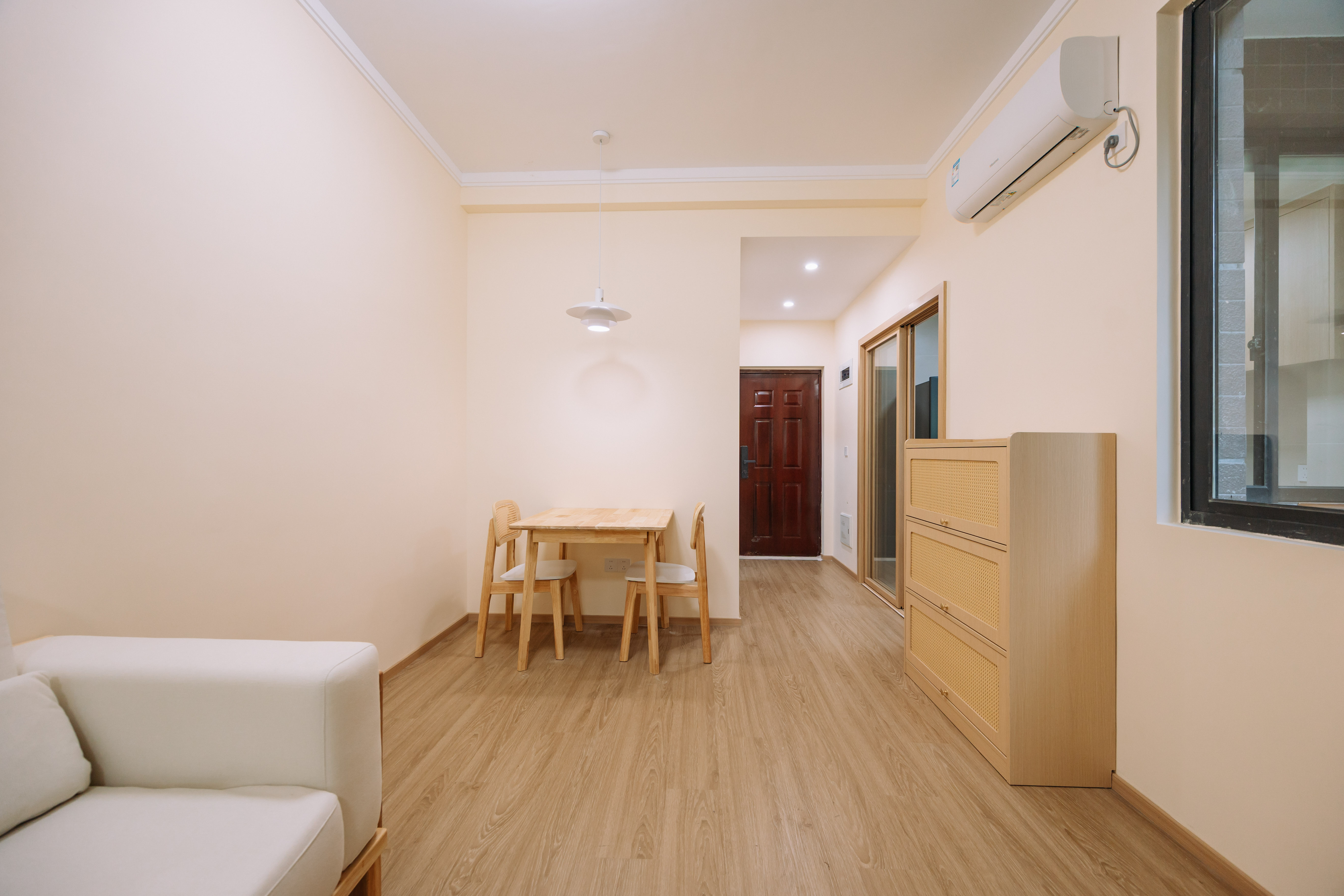 1室1厅1阳1厨1卫 · 金凤新苑