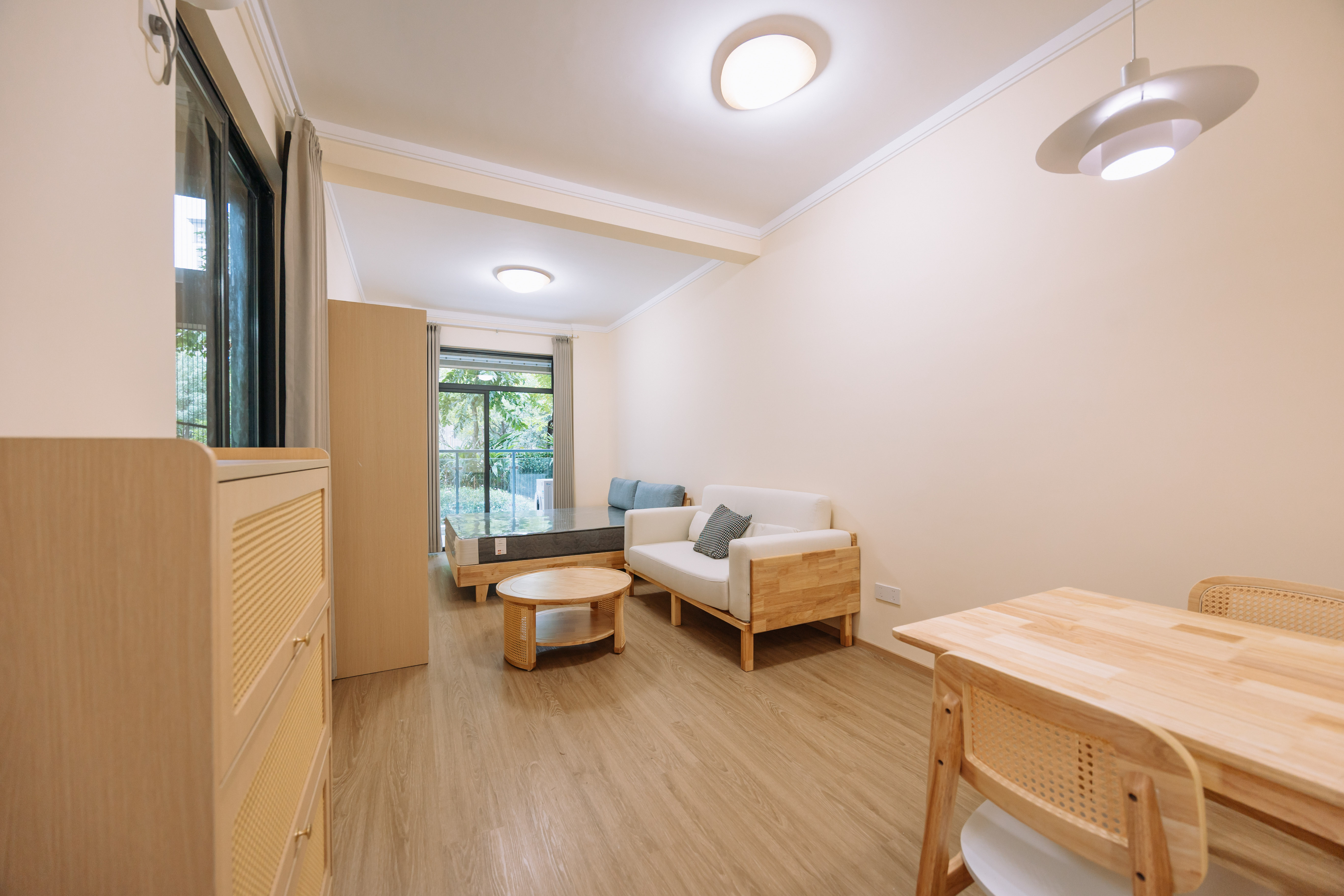 1室1厅1阳1厨1卫 · 金凤新苑