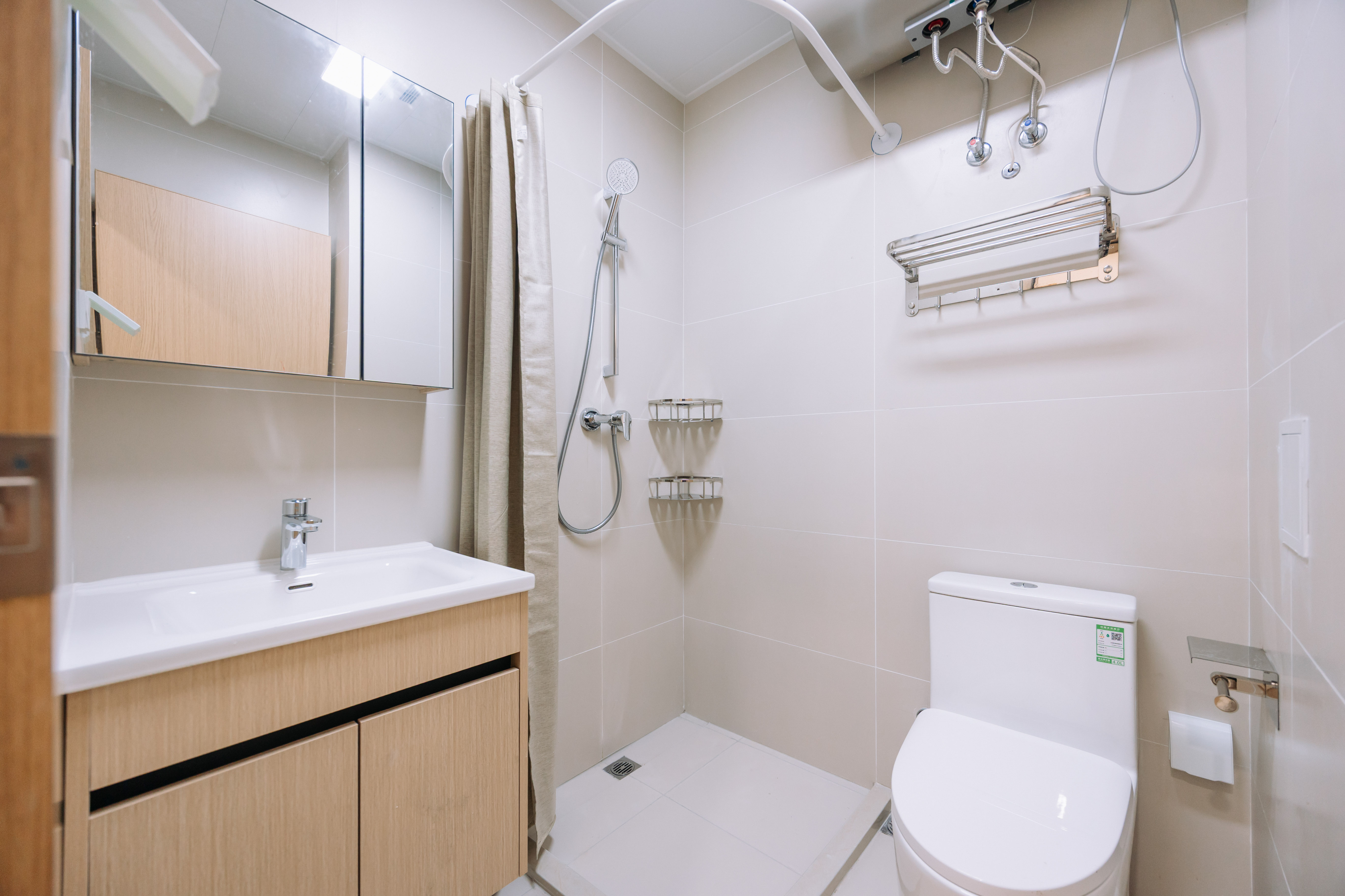 1室1厅1阳1厨1卫 · 金凤新苑