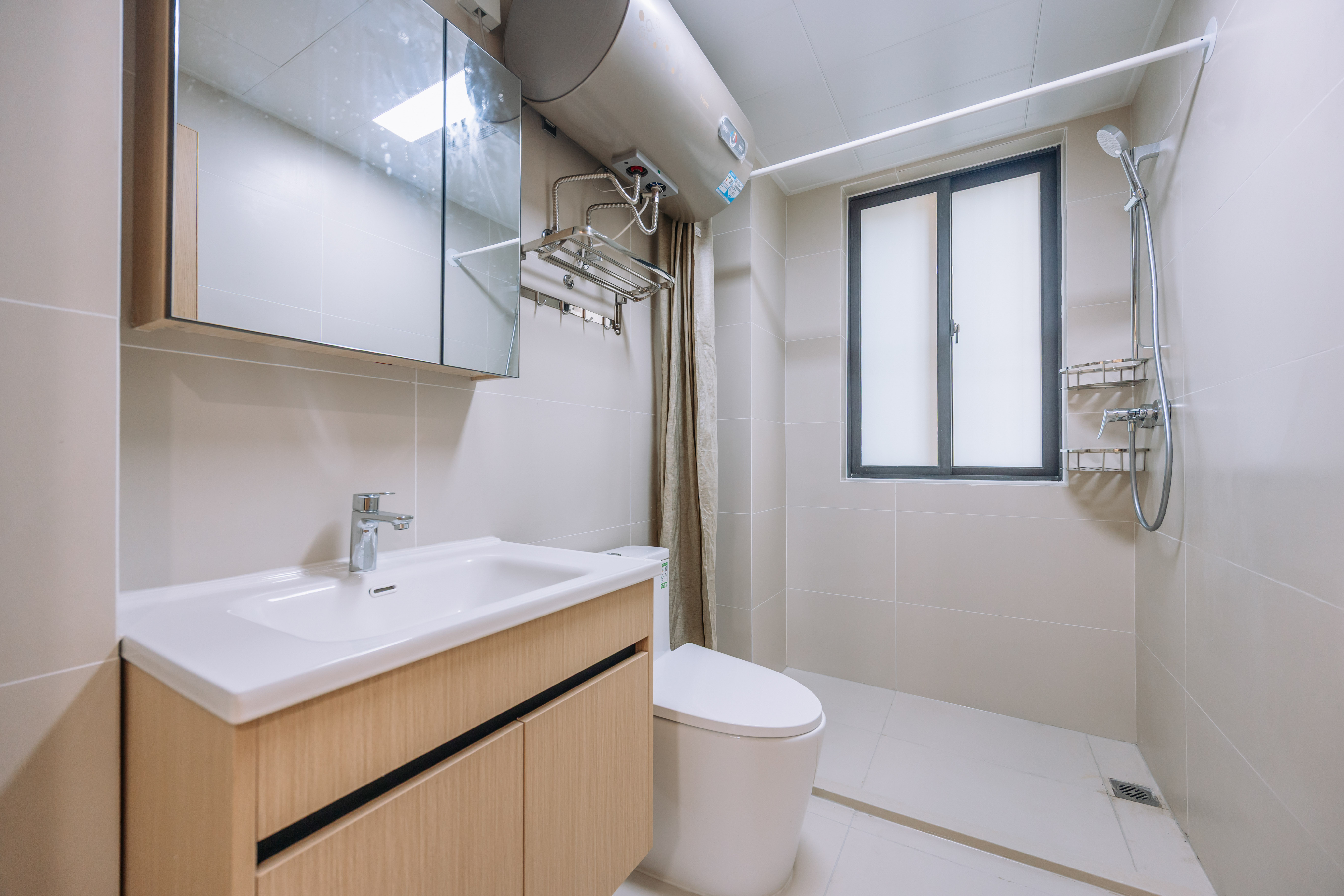 4室2厅2阳1厨2卫 · 金凤新苑