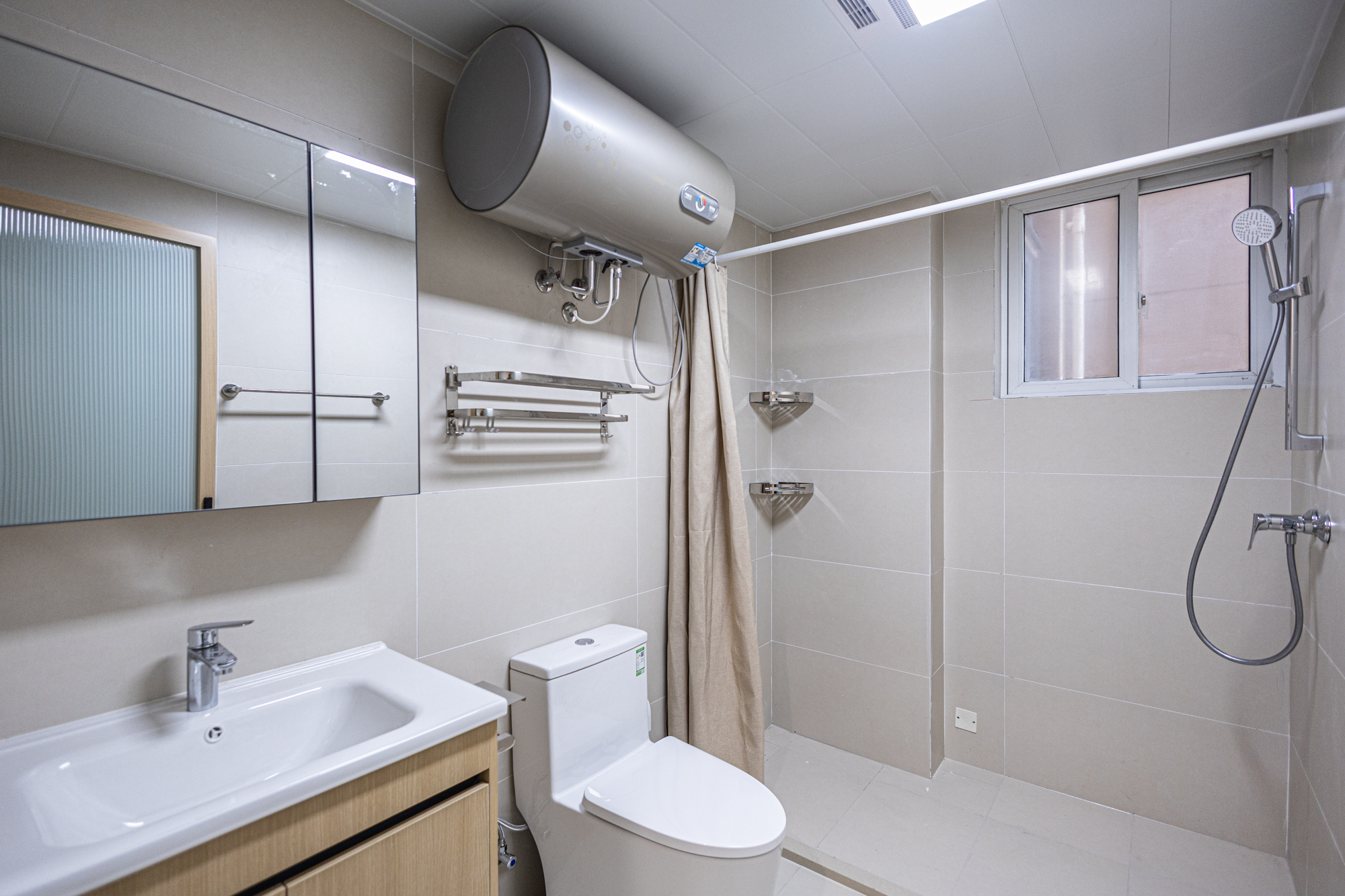 4室2厅2阳1厨2卫 · 迎霞新城