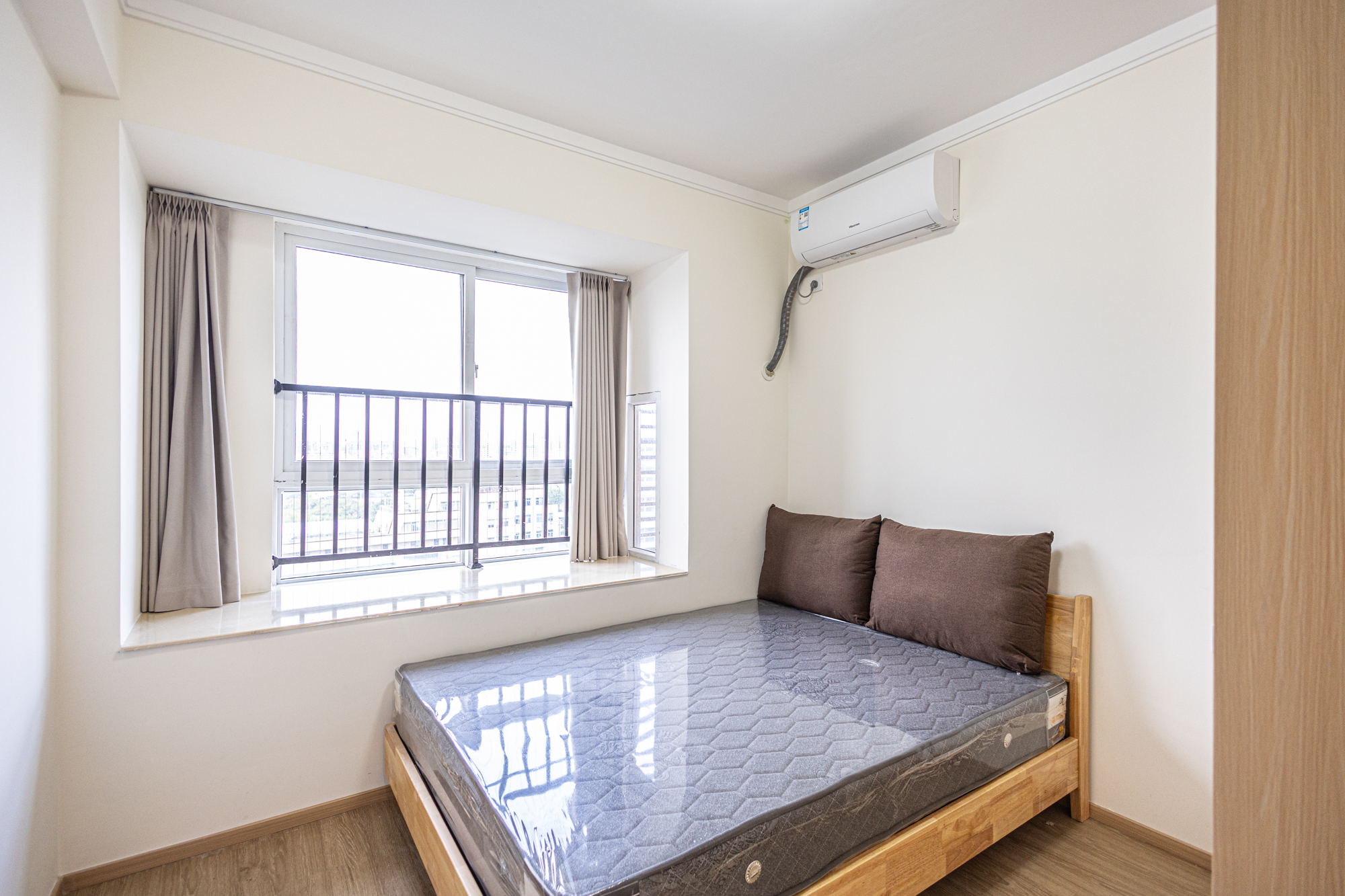 4室2厅2阳1厨2卫 · 迎霞新城