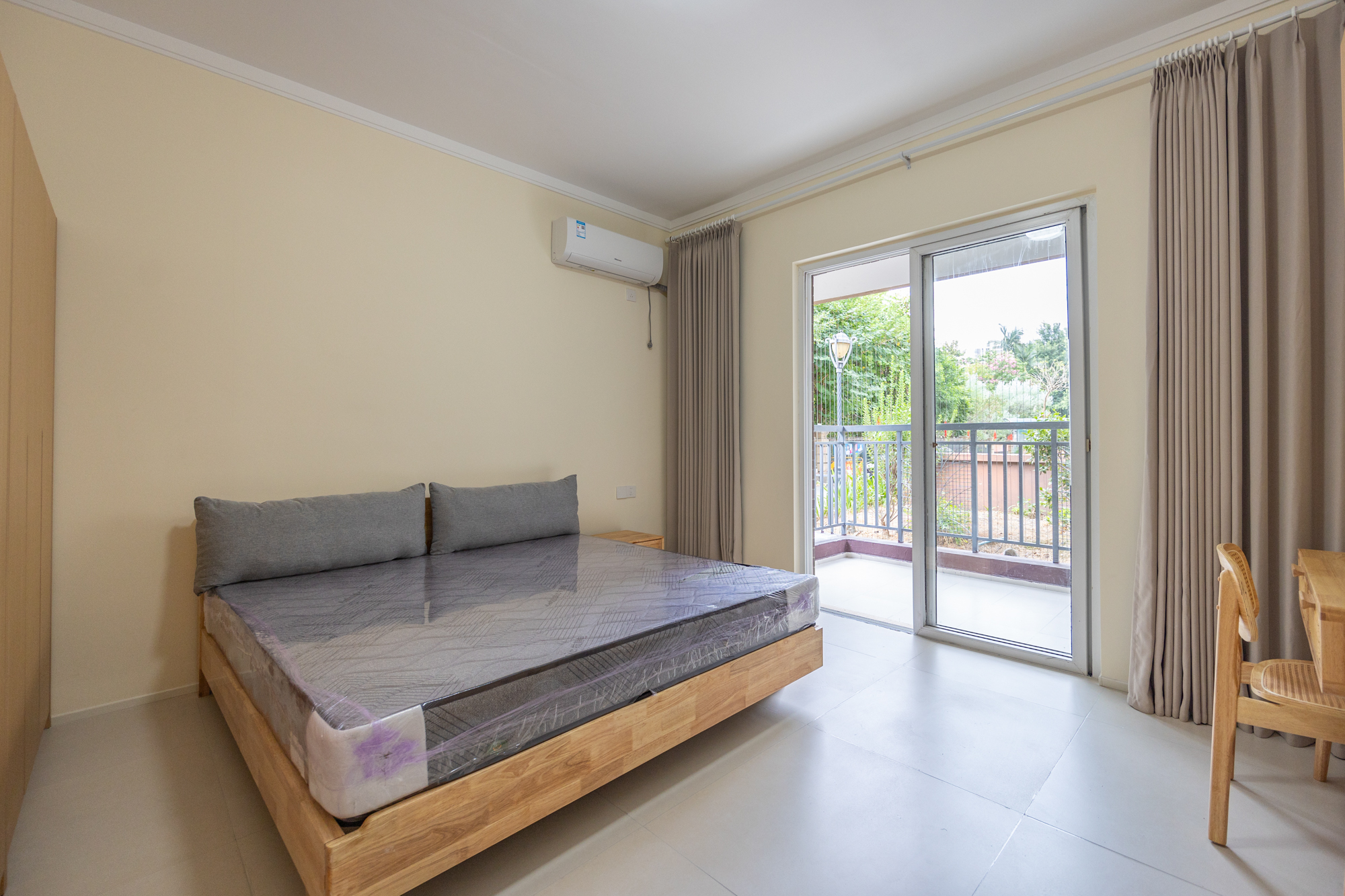 4室2厅1厨2卫2阳 · 官路小区