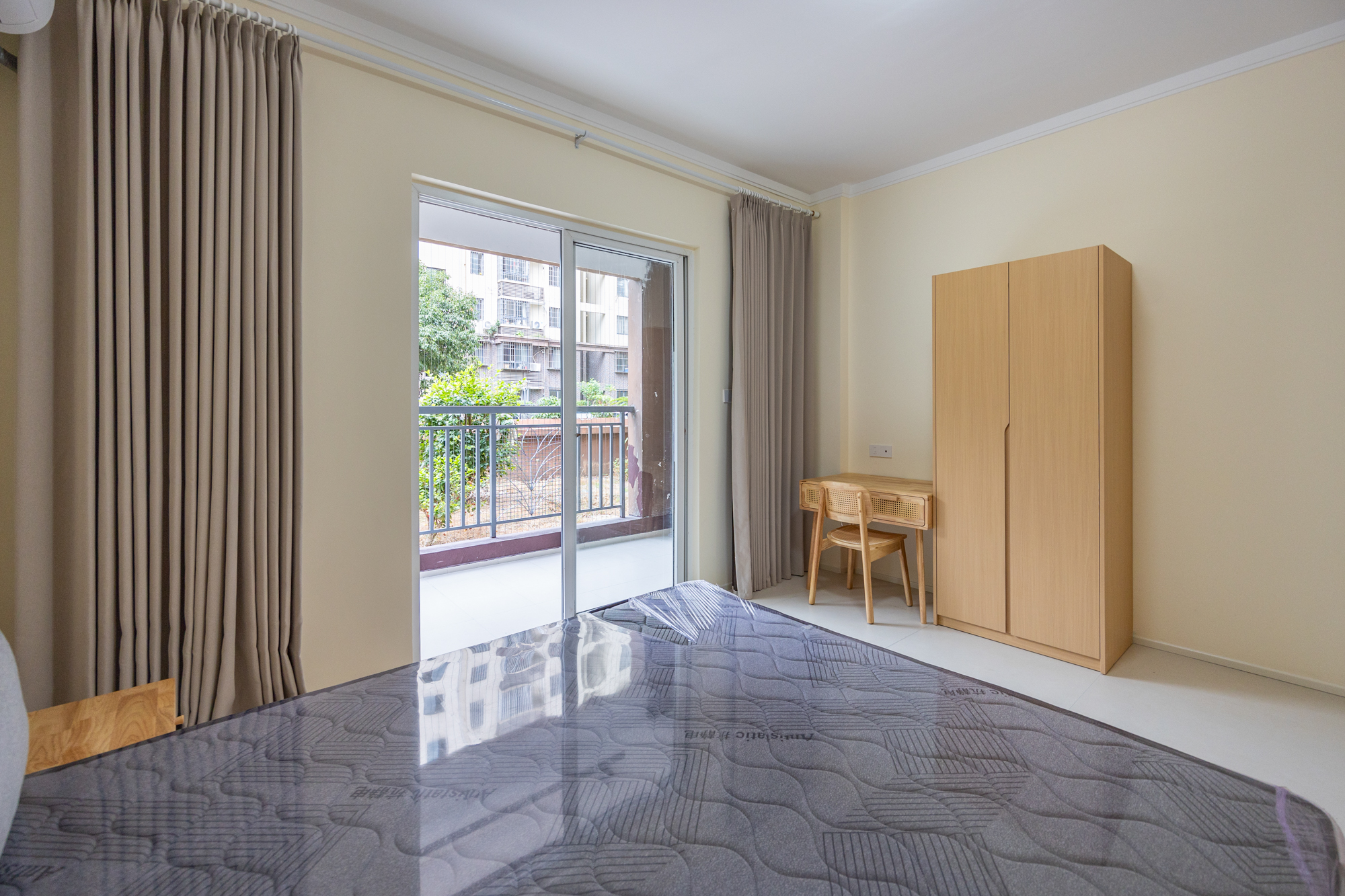 4室2厅1厨2卫2阳 · 官路小区