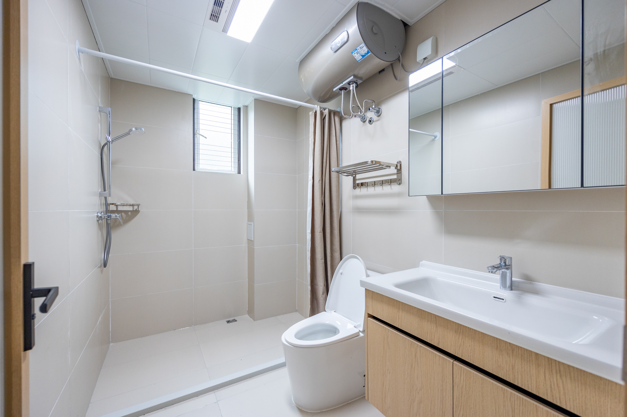 4室2厅1厨2卫2阳 · 官路小区