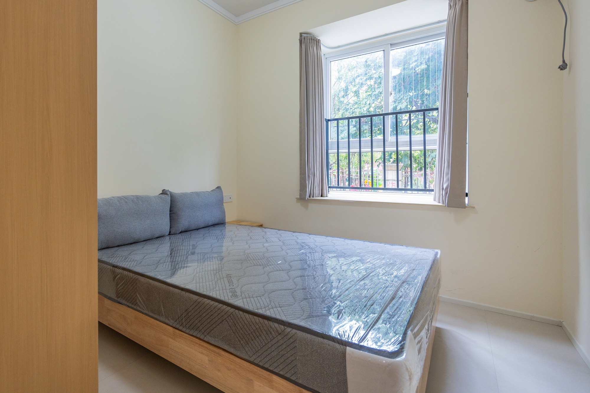 4室2厅1厨2卫2阳 · 官路小区