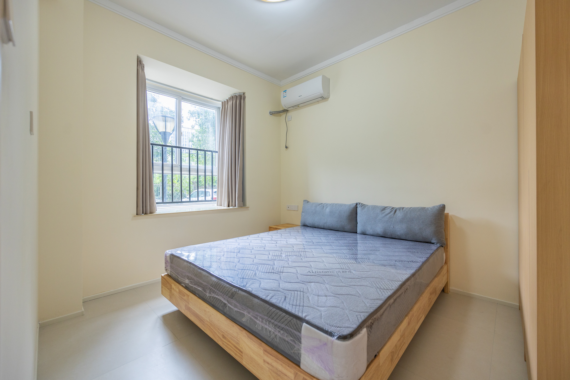 4室2厅1厨2卫2阳 · 官路小区