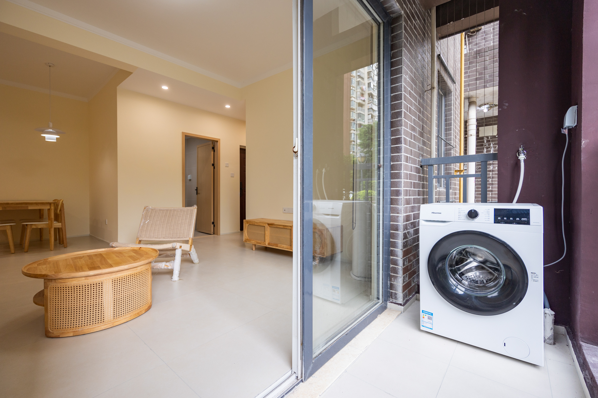 2室2厅1厨1卫2阳 · 官路小区