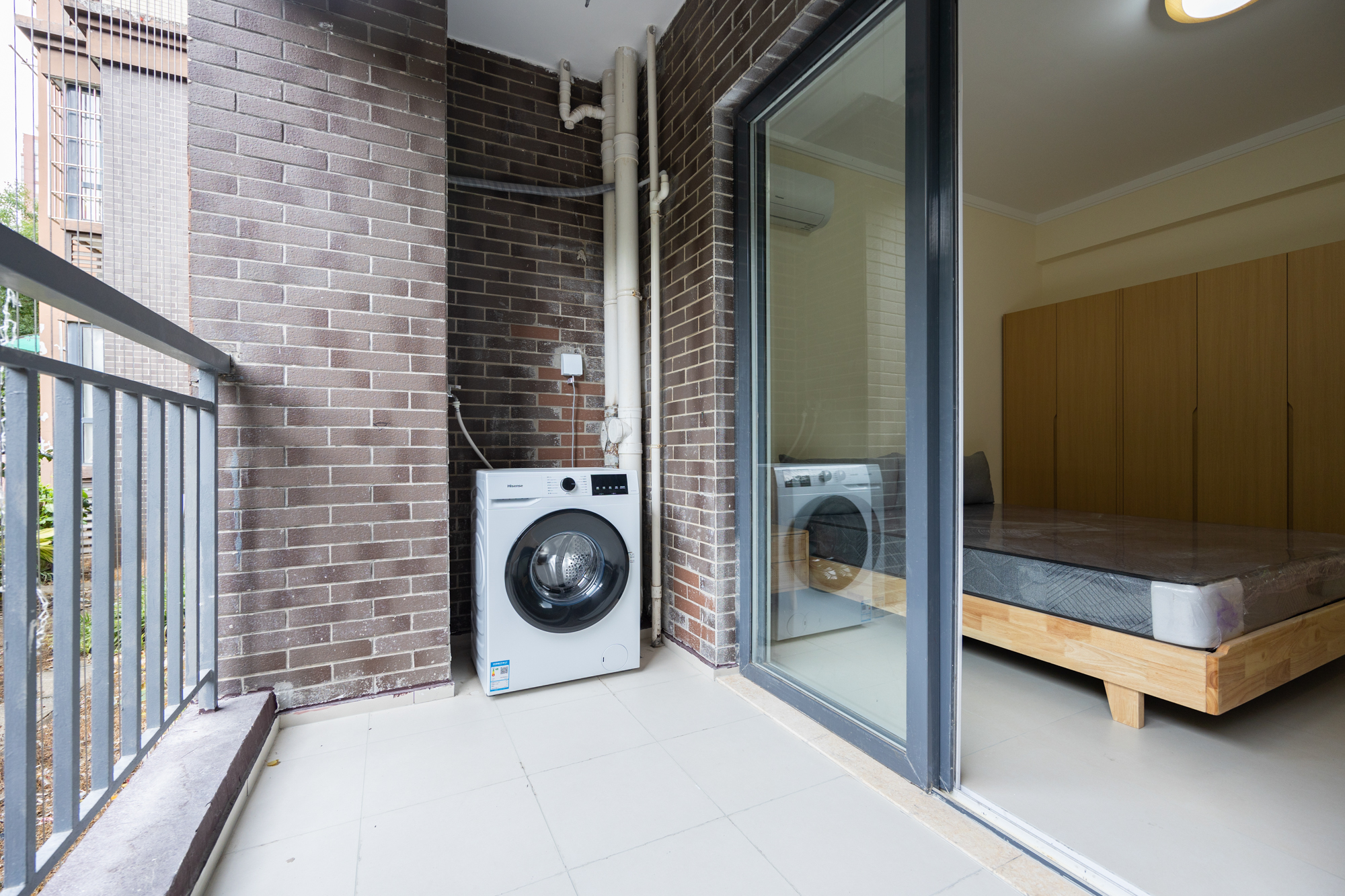 3室2厅1厨1卫1阳 · 官路小区