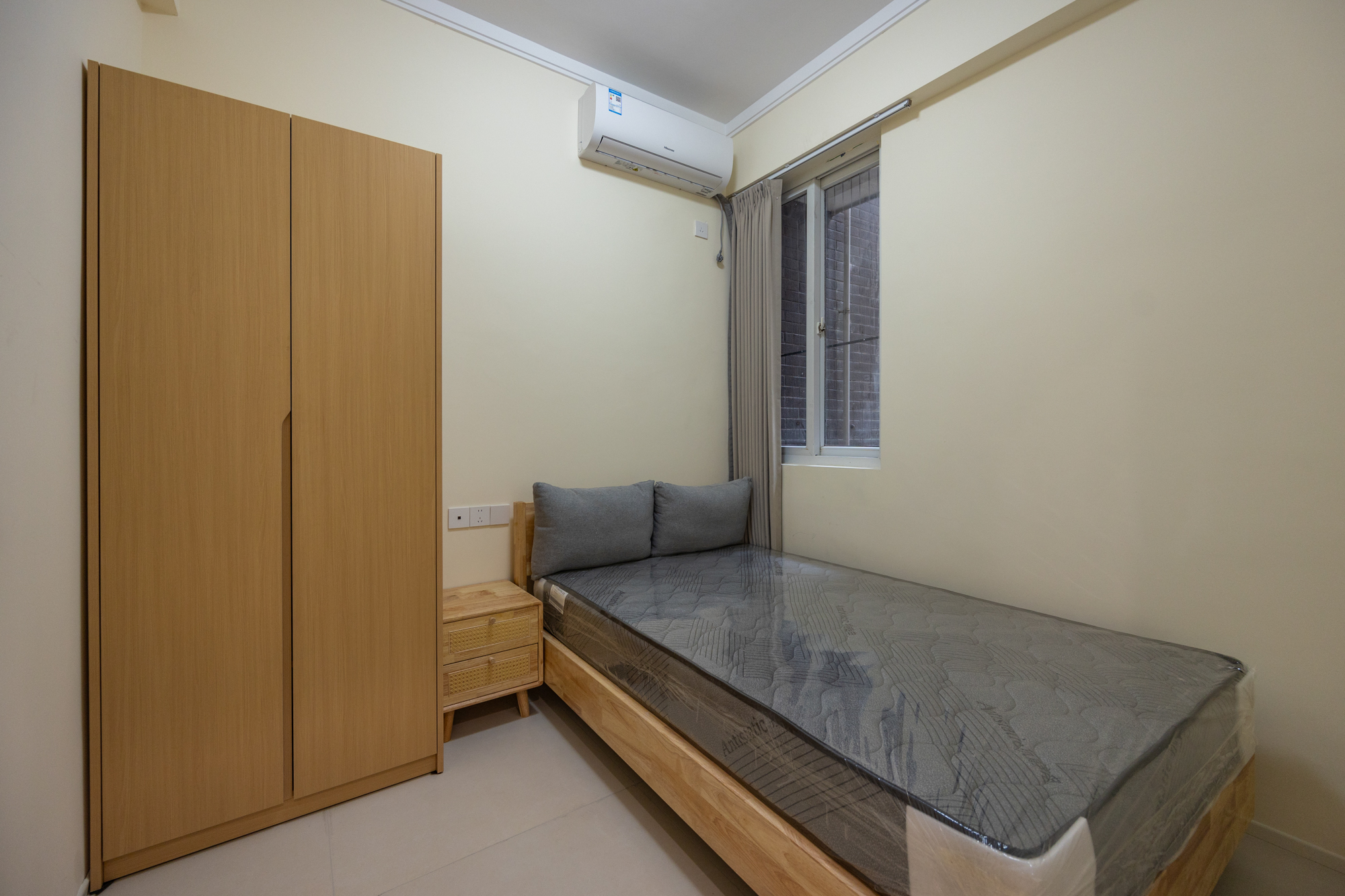 3室2厅1厨1卫1阳 · 官路小区