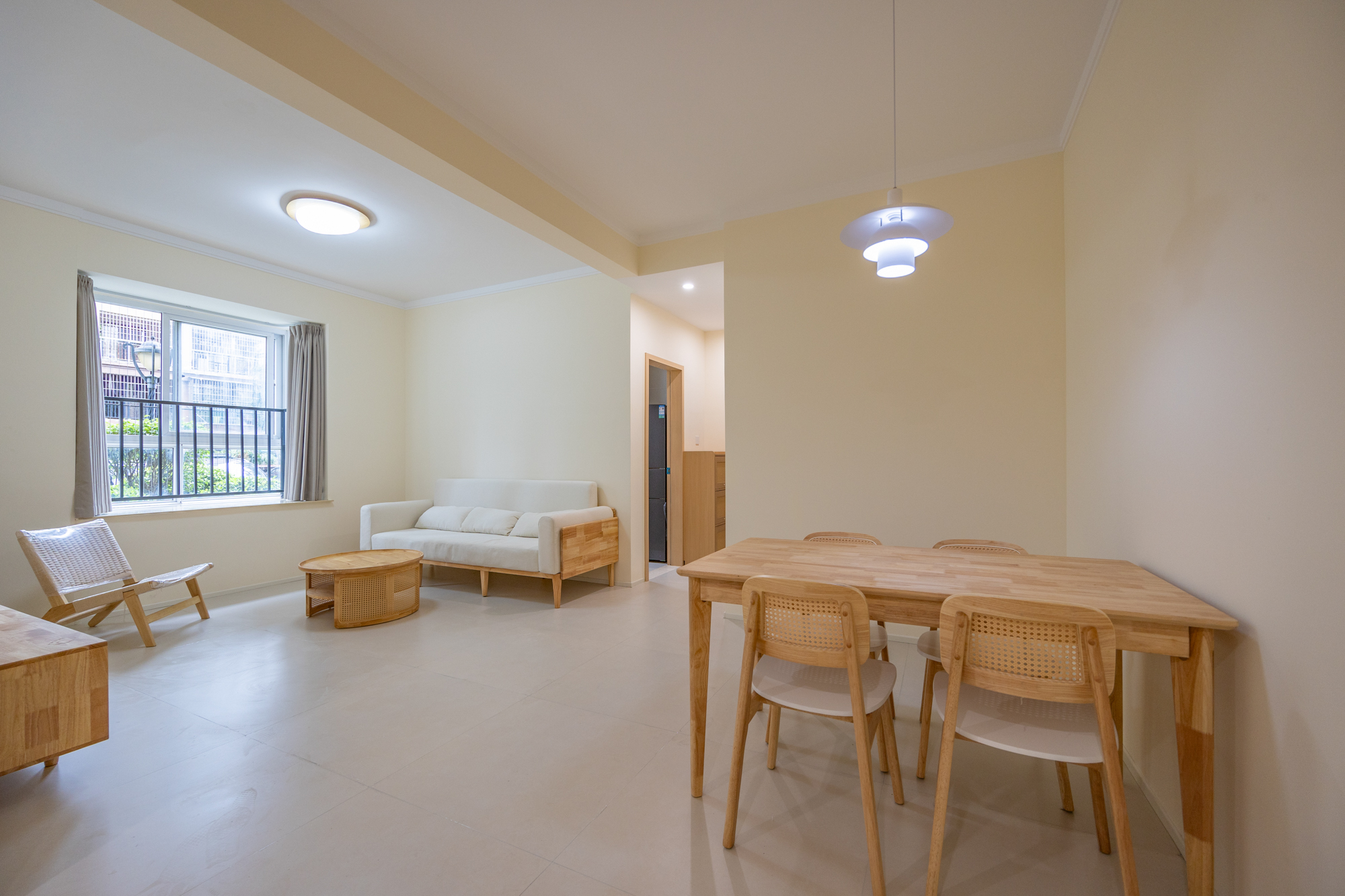 3室2厅1厨1卫1阳 · 官路小区