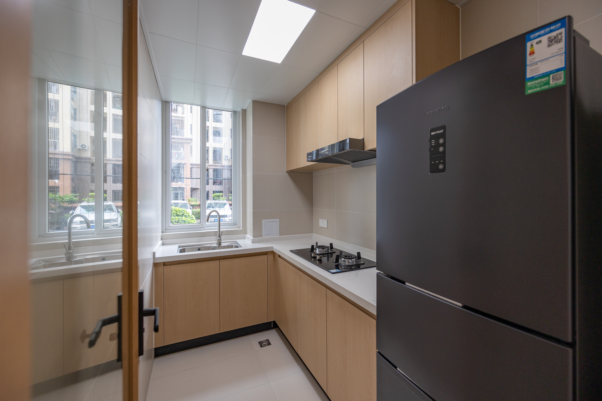 3室2厅1厨1卫1阳 · 官路小区