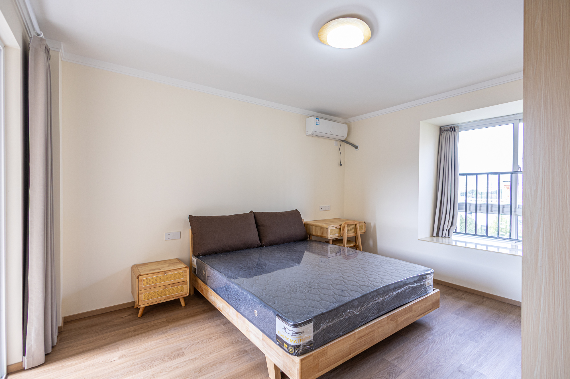 3室2厅2阳1厨2卫 · 黄山新城