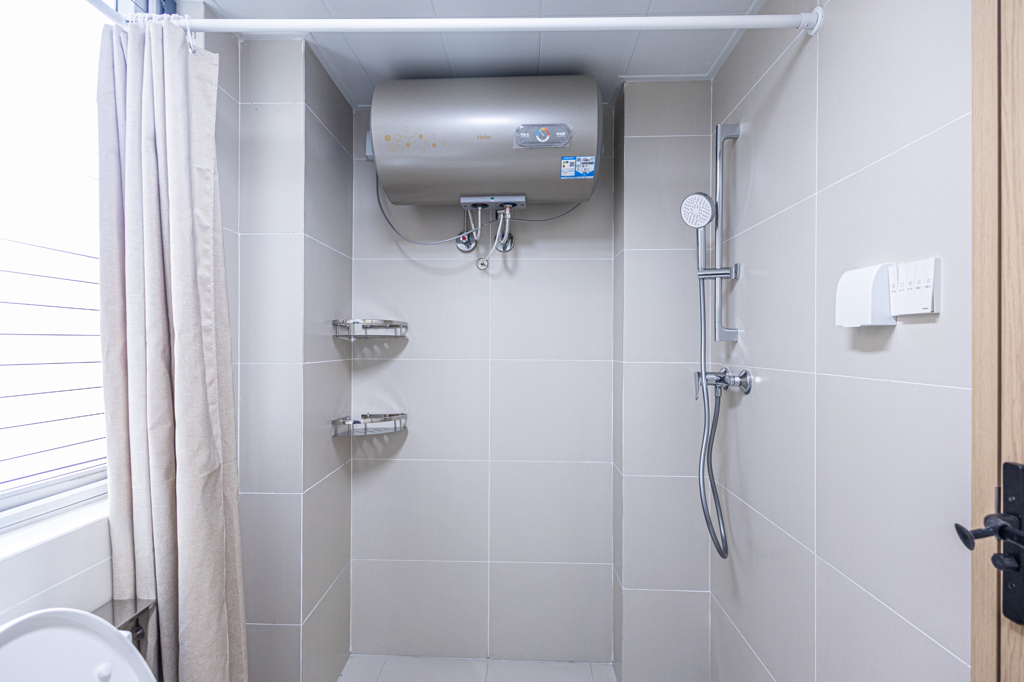 3室2厅2阳1厨2卫 · 黄山新城