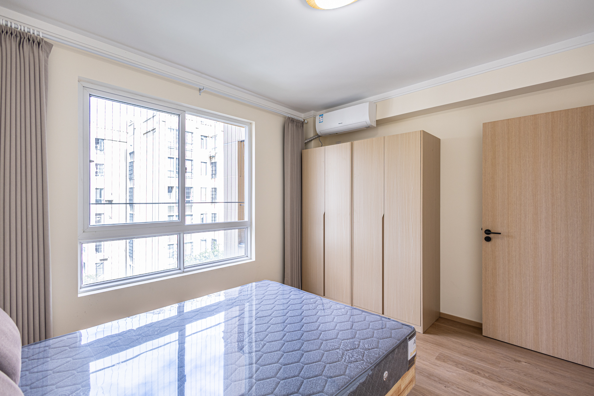 3室2厅2阳1厨2卫 · 黄山新城