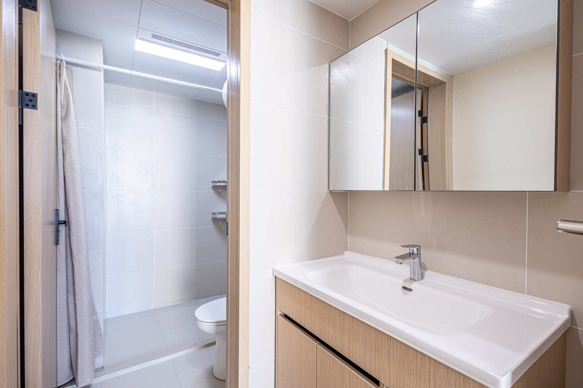 3室2厅2阳1厨2卫 · 黄山新城