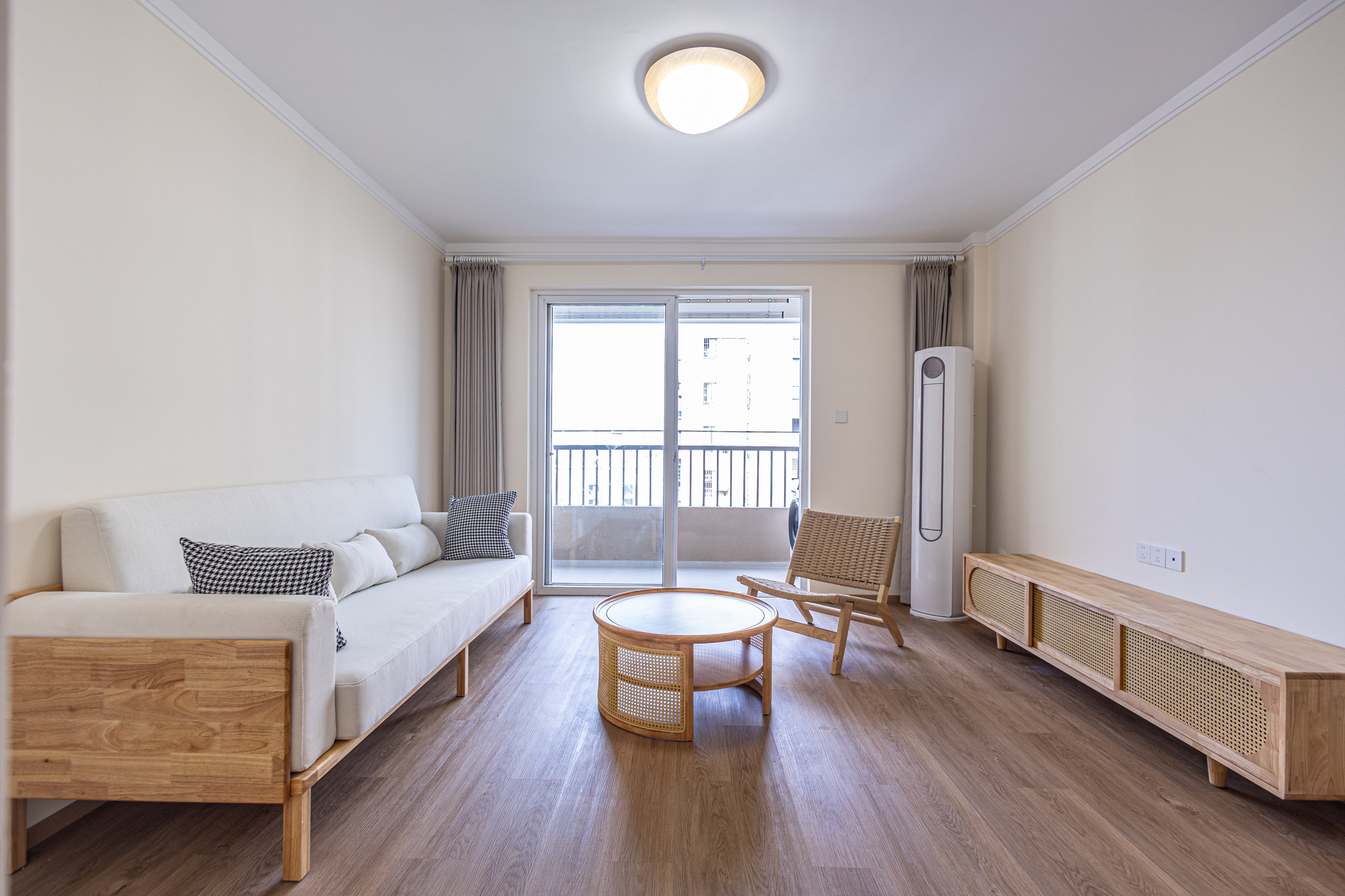 3室2厅2阳1厨2卫 · 黄山新城