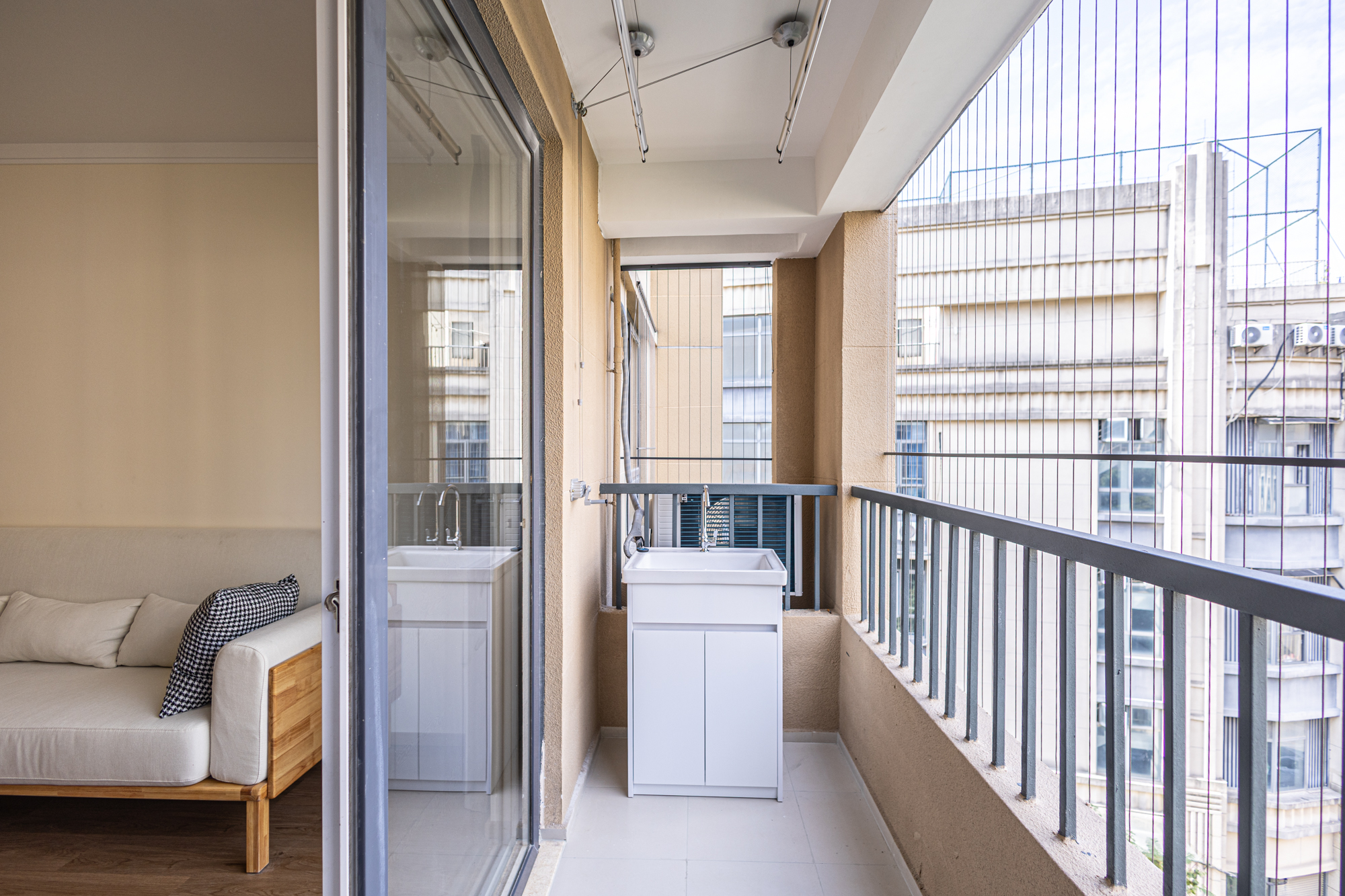 3室2厅2阳1厨2卫 · 黄山新城