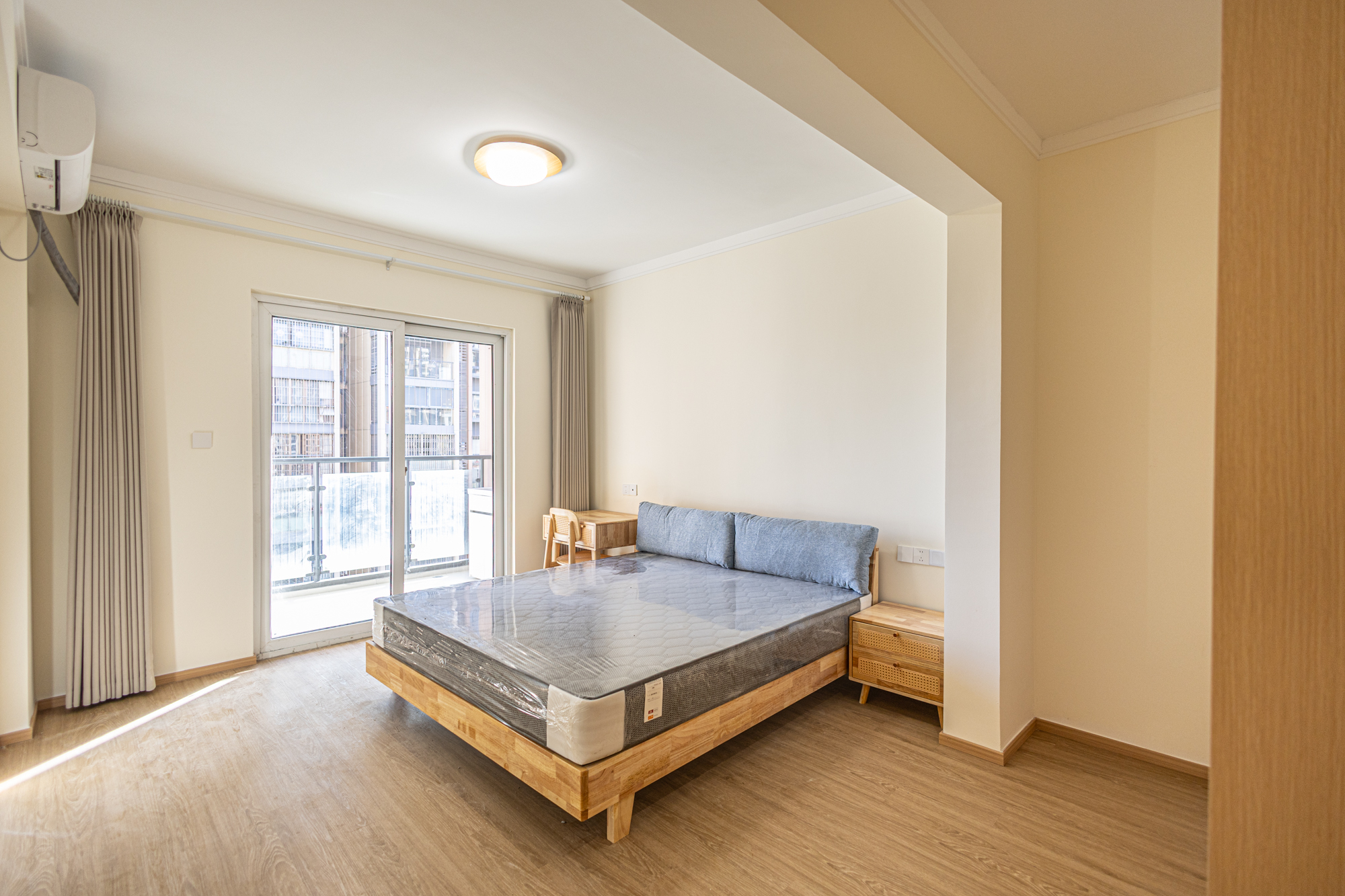 3室2厅1阳1厨2卫 · 联建新苑