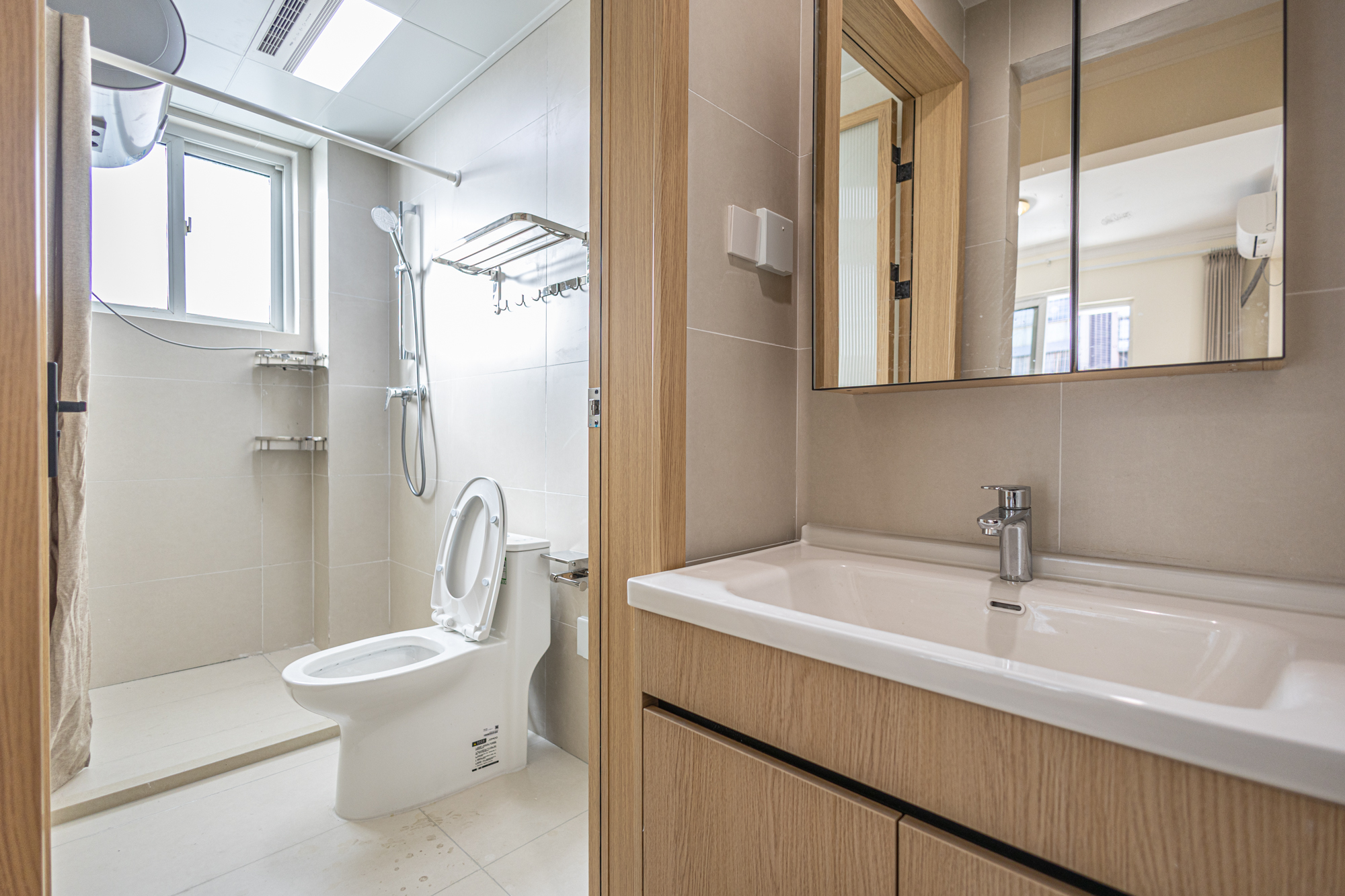 3室2厅1阳1厨2卫 · 联建新苑