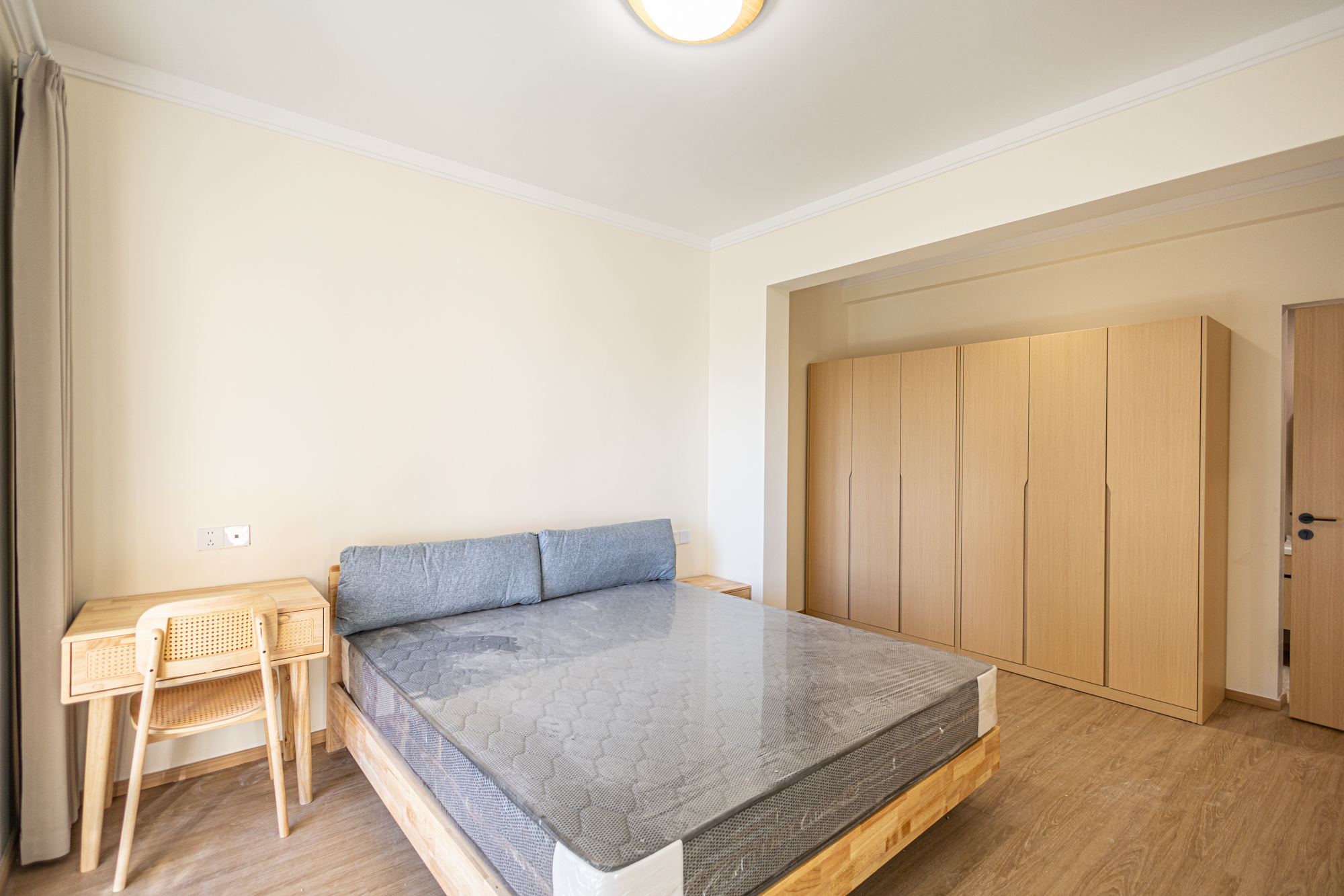 3室2厅1阳1厨2卫 · 联建新苑