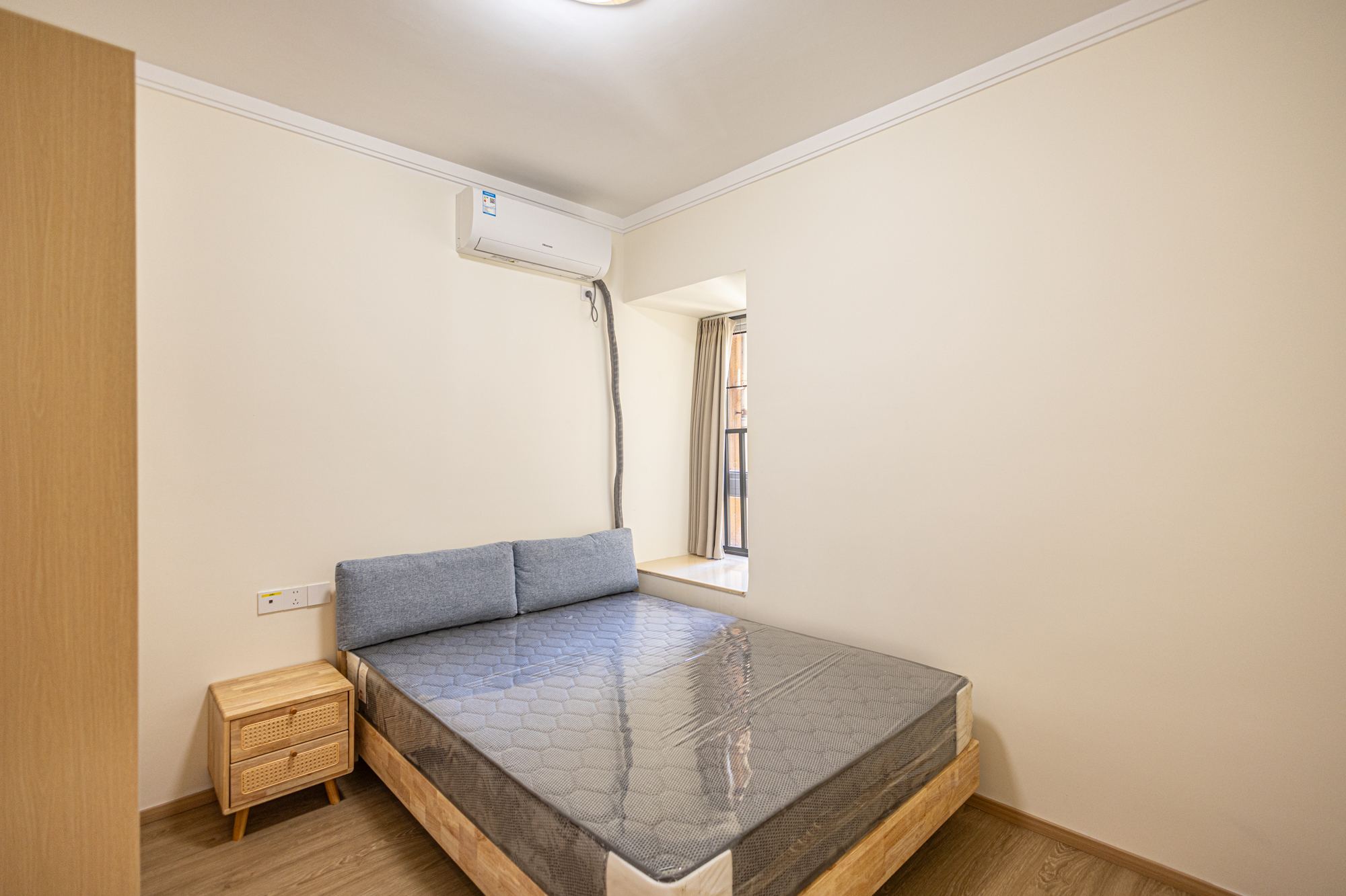 3室2厅1阳1厨2卫 · 联建新苑