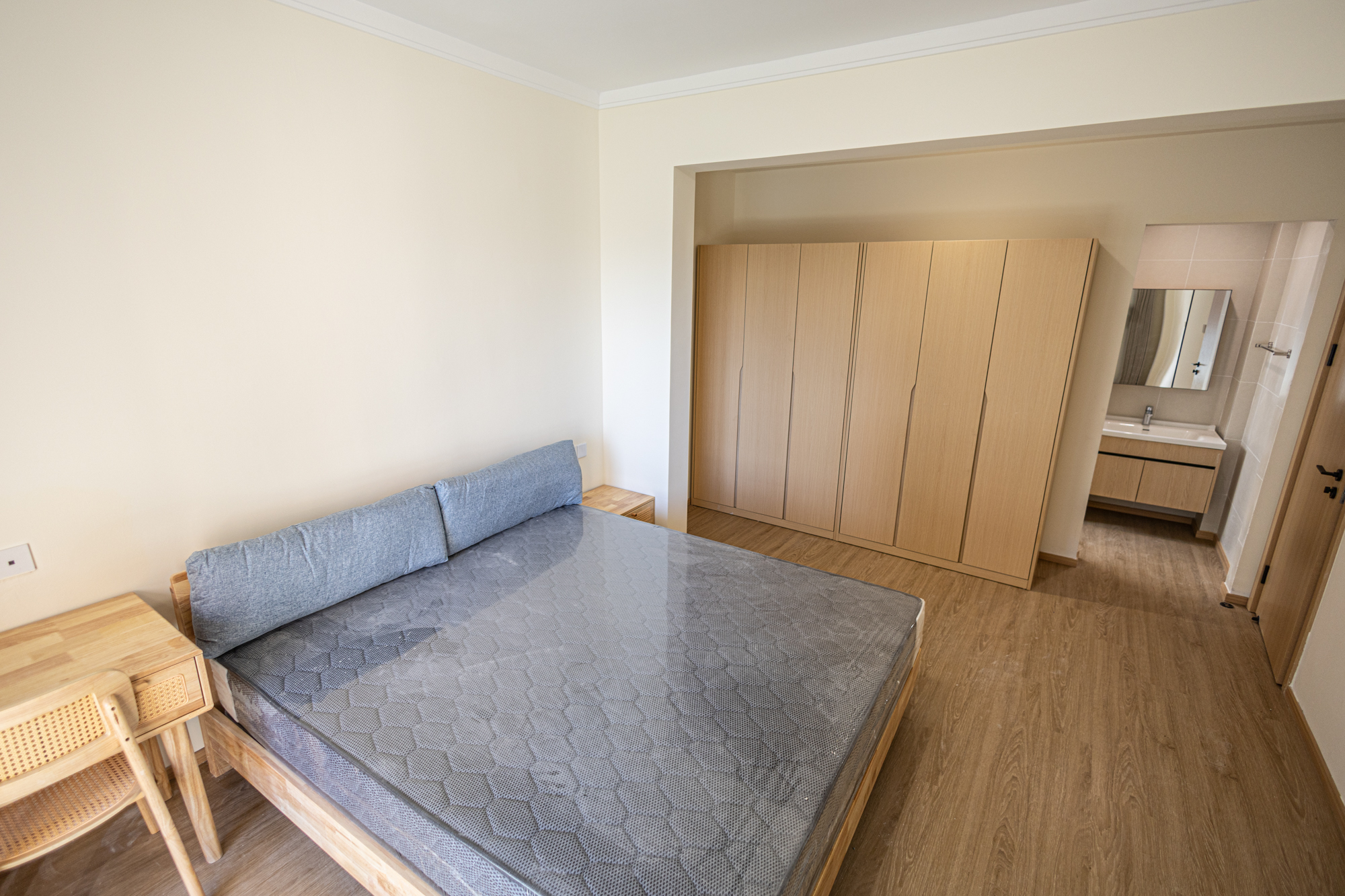 3室2厅1阳1厨2卫 · 联建新苑