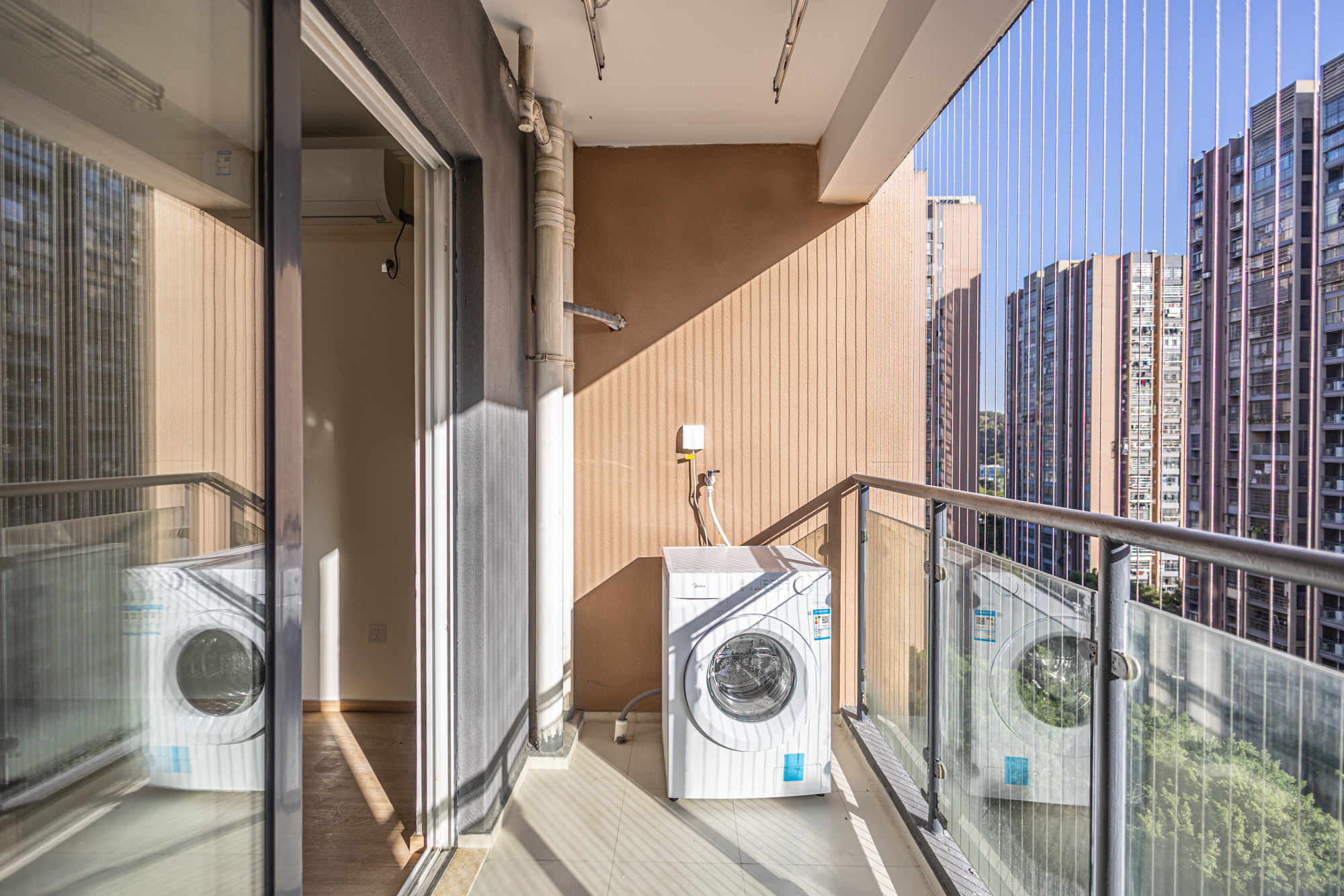 3室2厅1阳1厨2卫 · 联建新苑