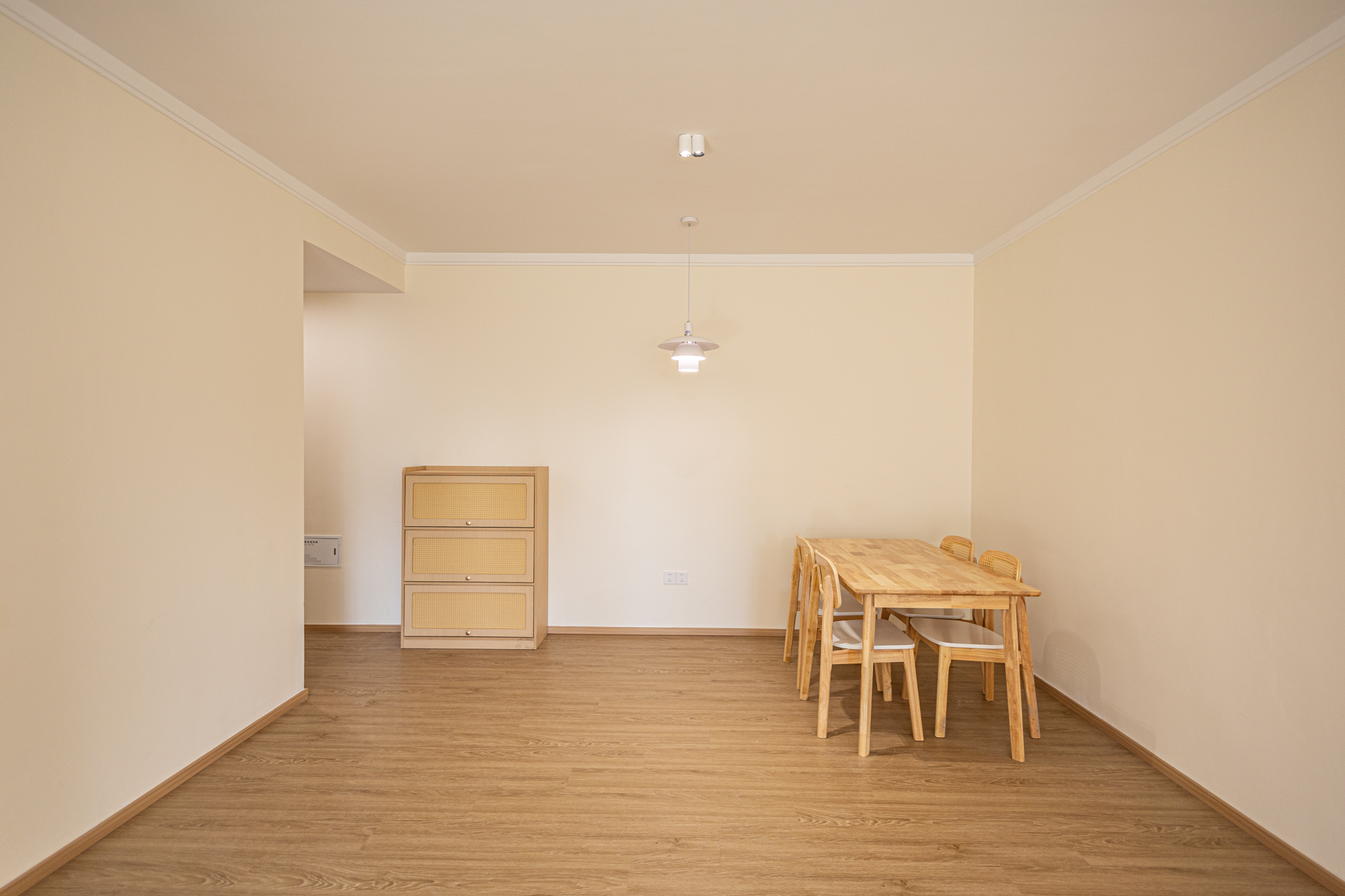 3室2厅1阳1厨2卫 · 联建新苑