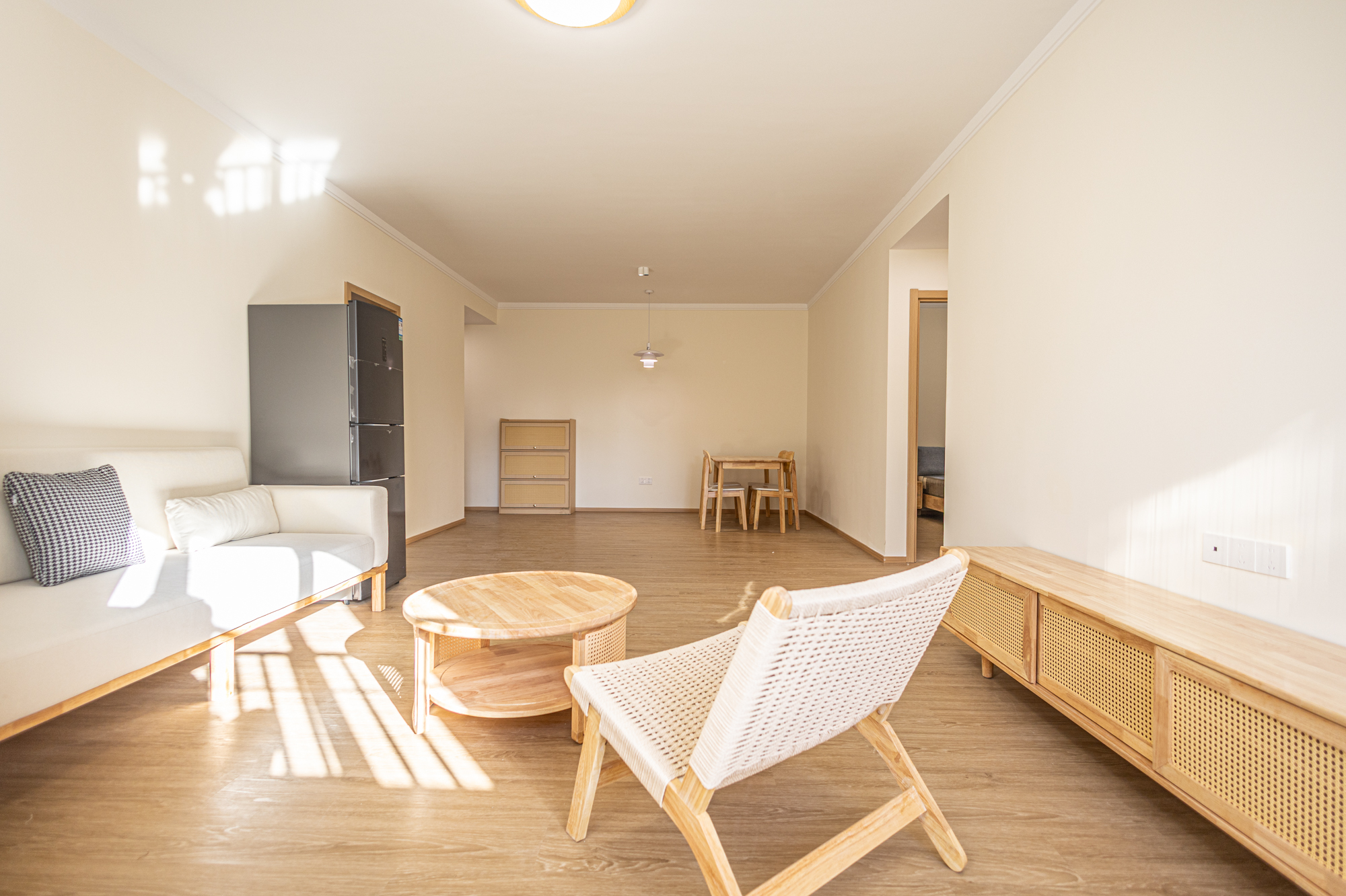 3室2厅1阳1厨2卫 · 联建新苑