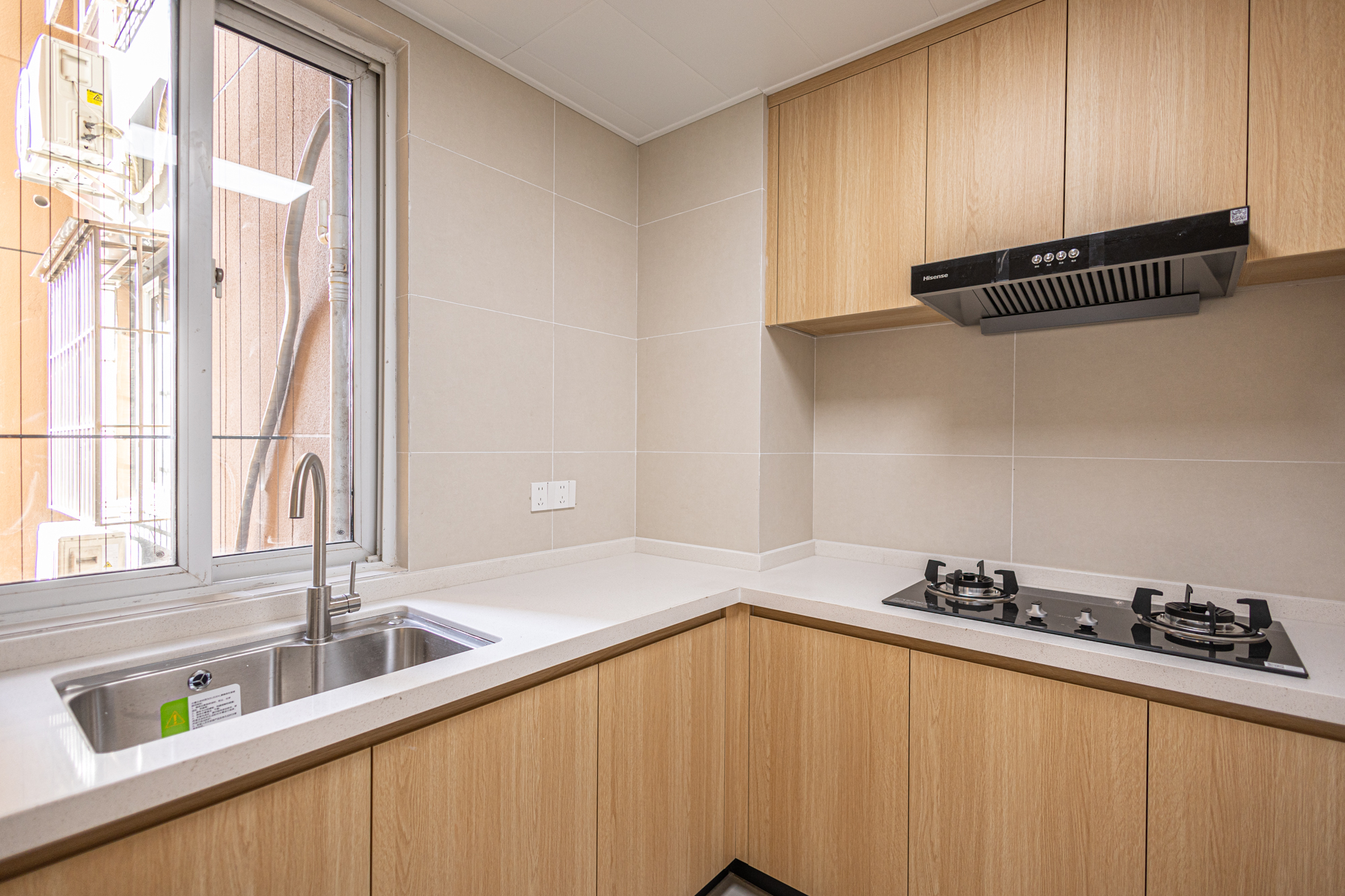 3室2厅1阳1厨2卫 · 联建新苑