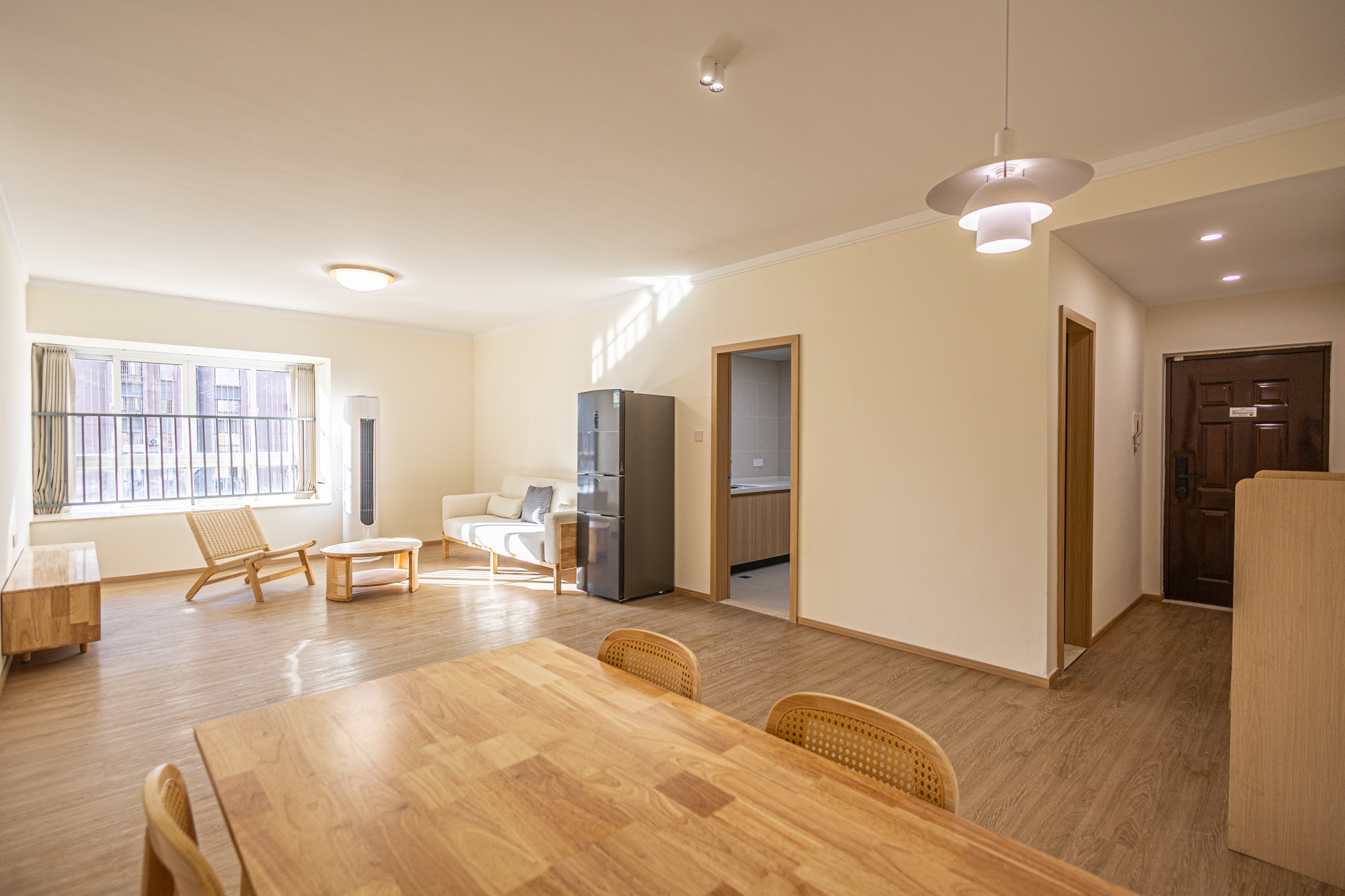 3室2厅1阳1厨2卫 · 联建新苑