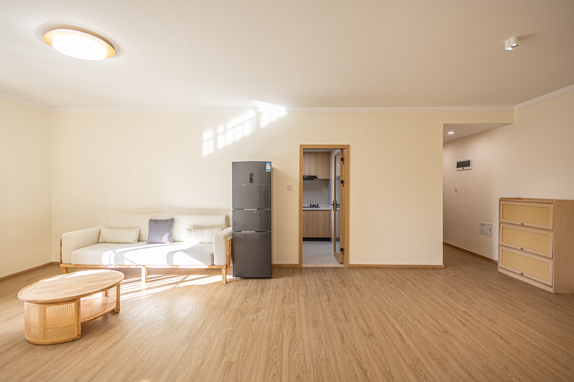 3室2厅1阳1厨2卫 · 联建新苑