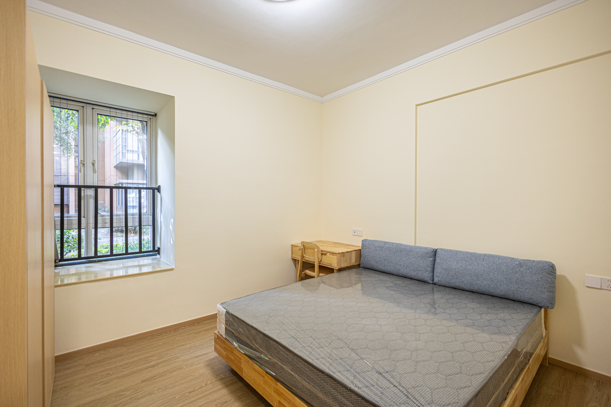 3室2厅2阳1厨2卫 · 联建新苑